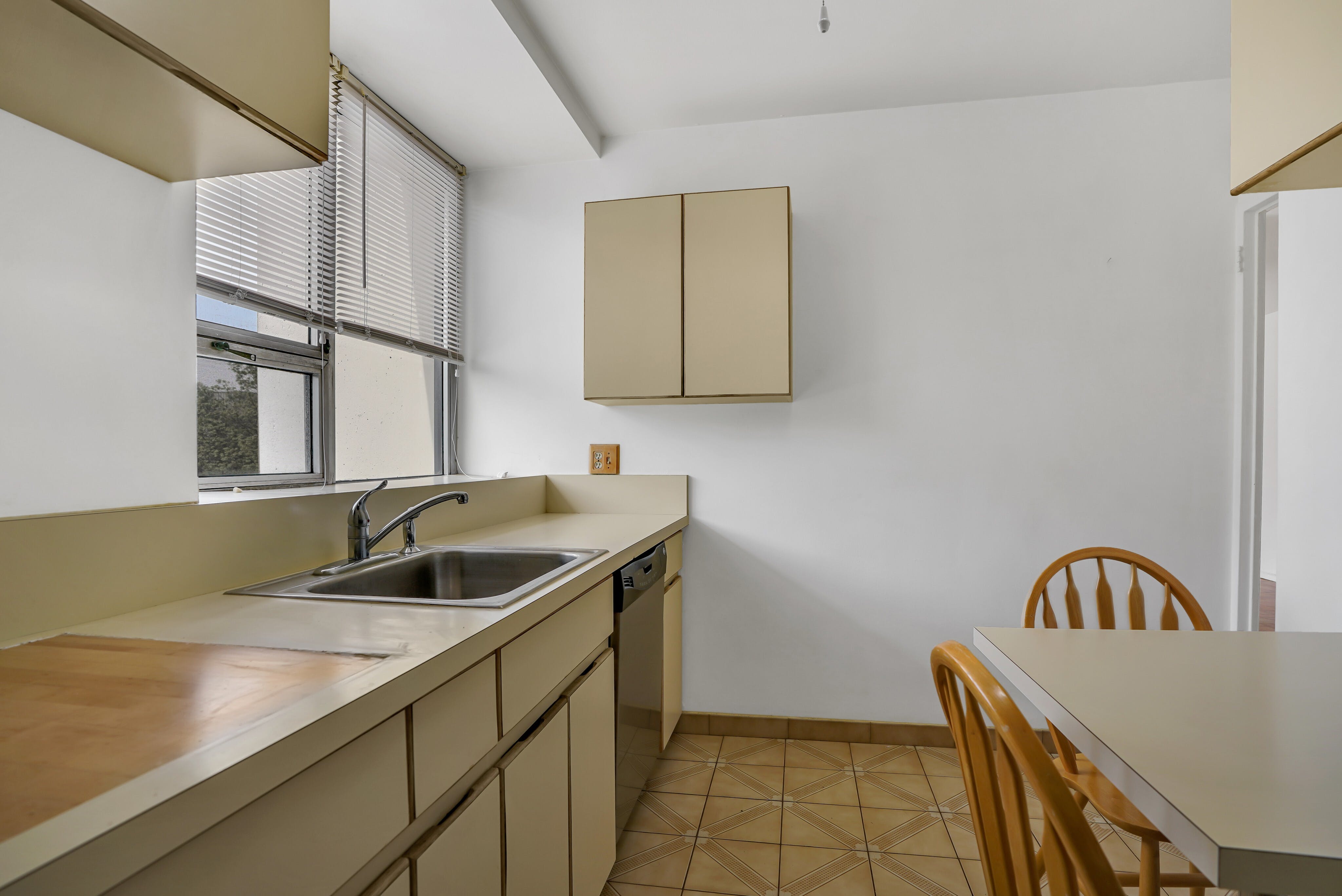 4 Horizon Road # 409