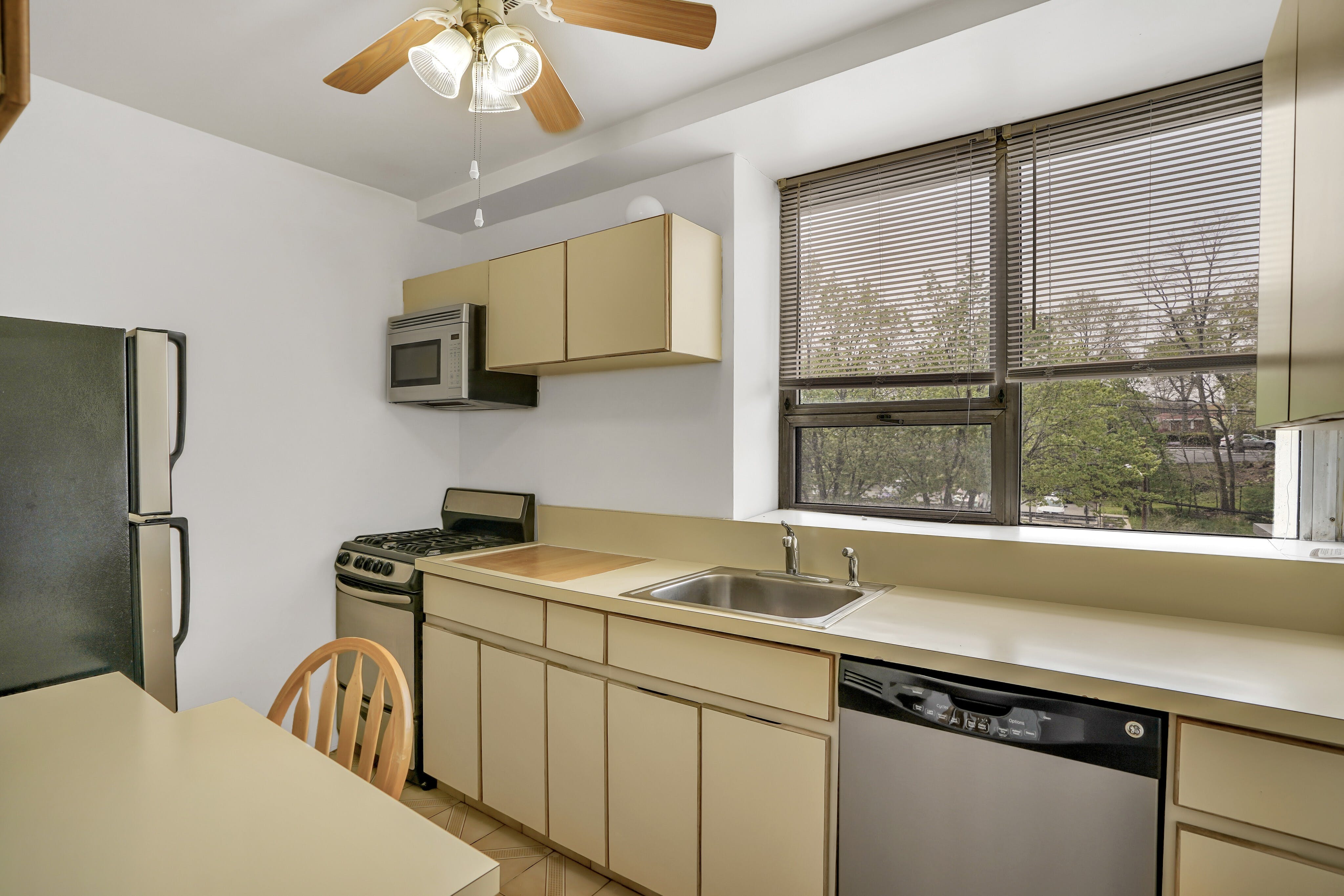 4 Horizon Road # 409
