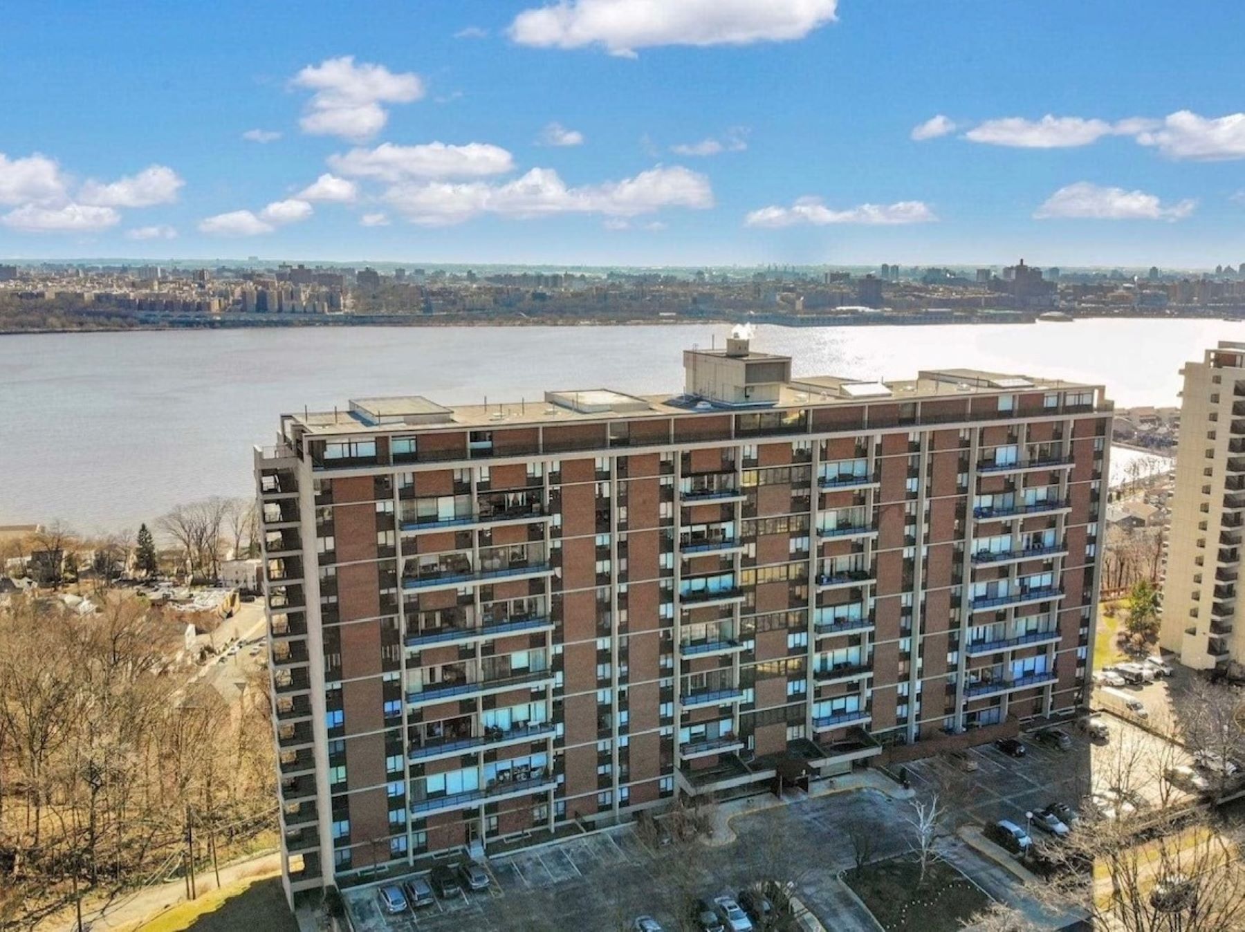 4 Horizon Road # 409