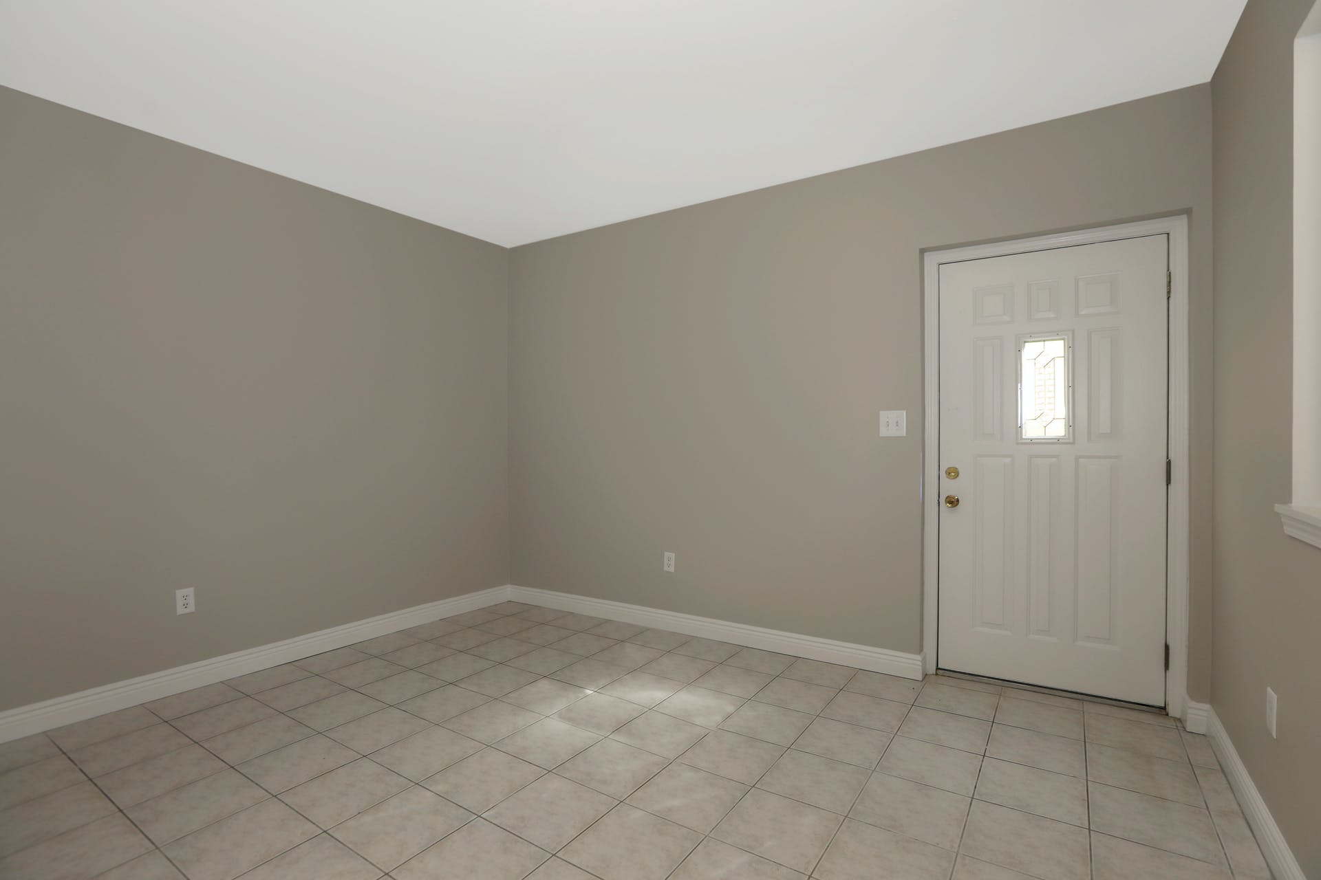 2461A Rossett St. 