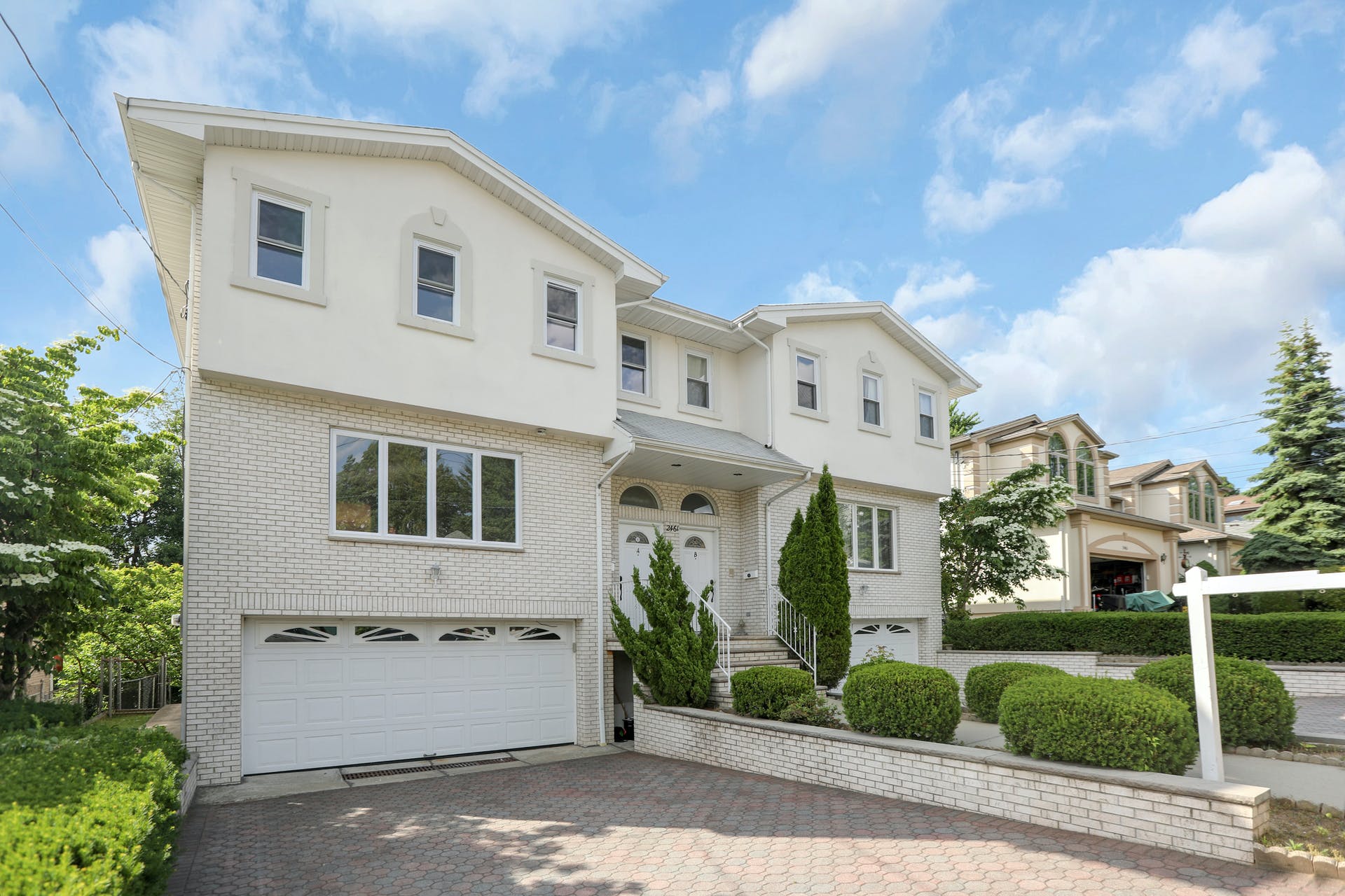 2461A Rossett St. 