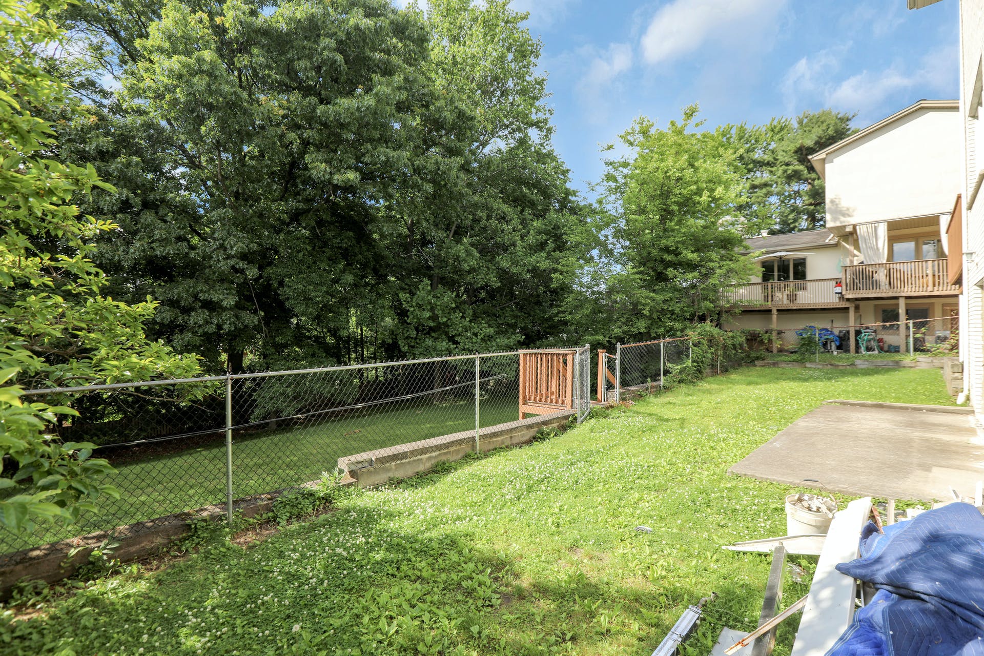 2461A Rossett St. 