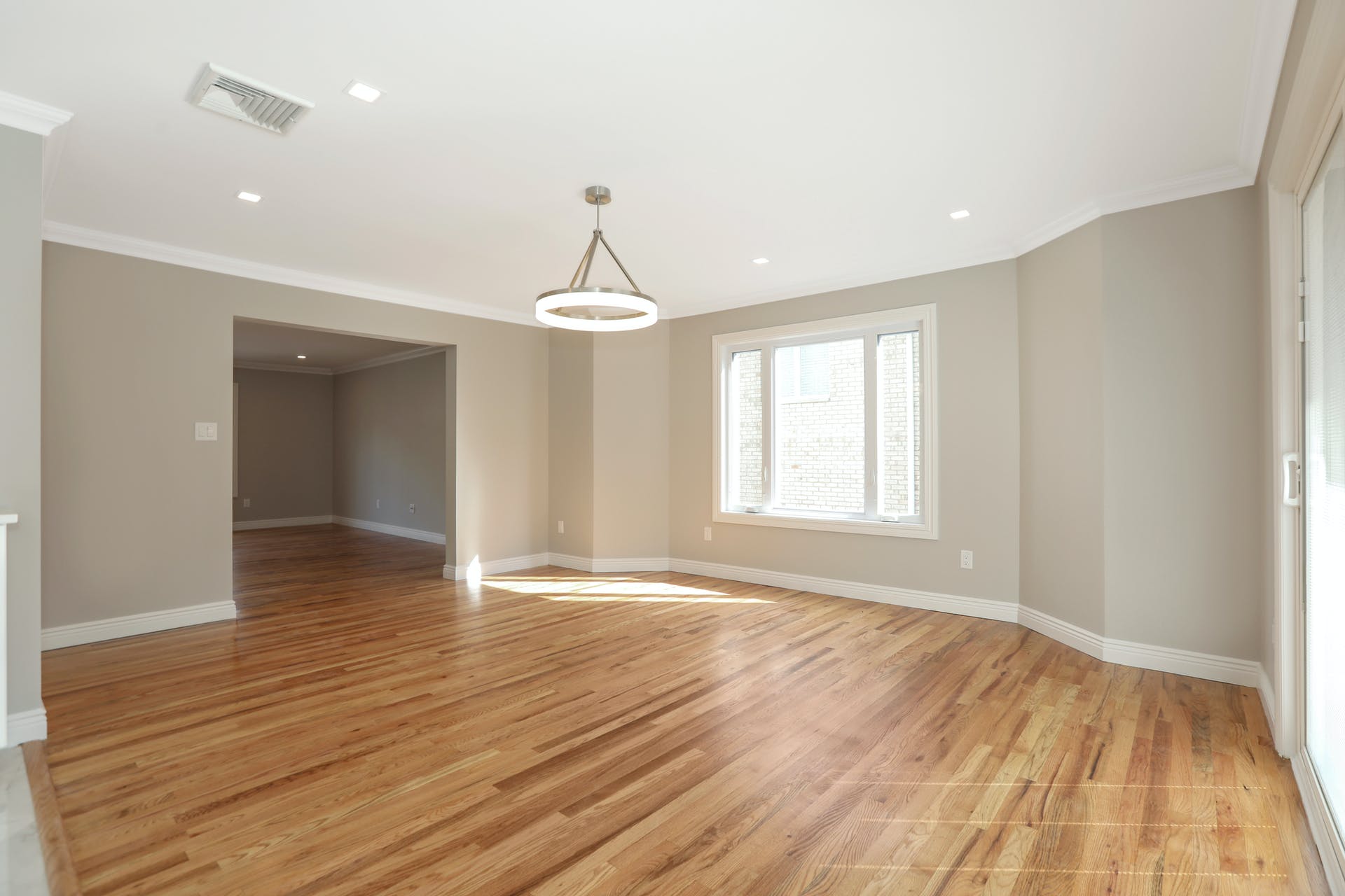 2461A Rossett St. 