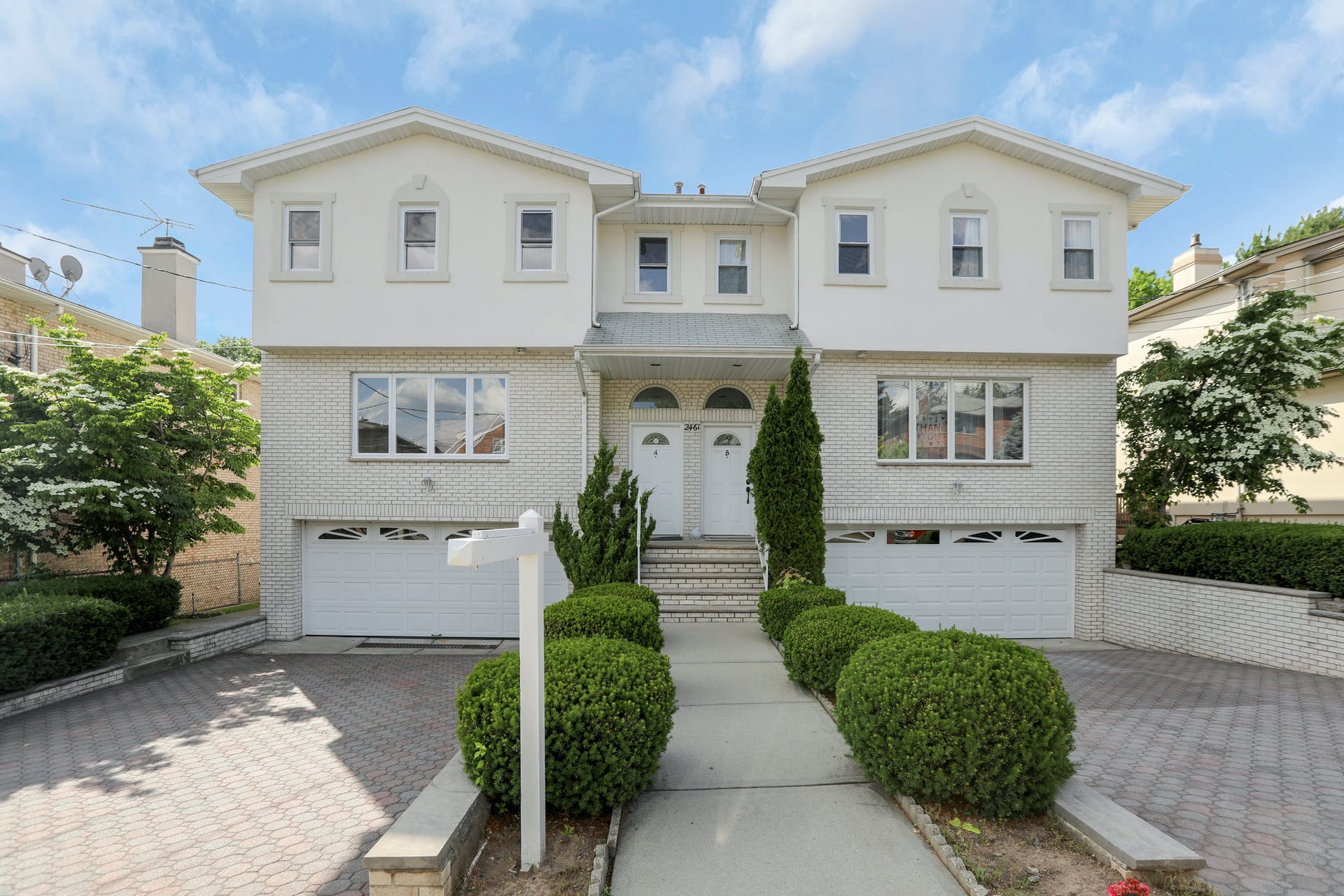 2461A Rossett St. 