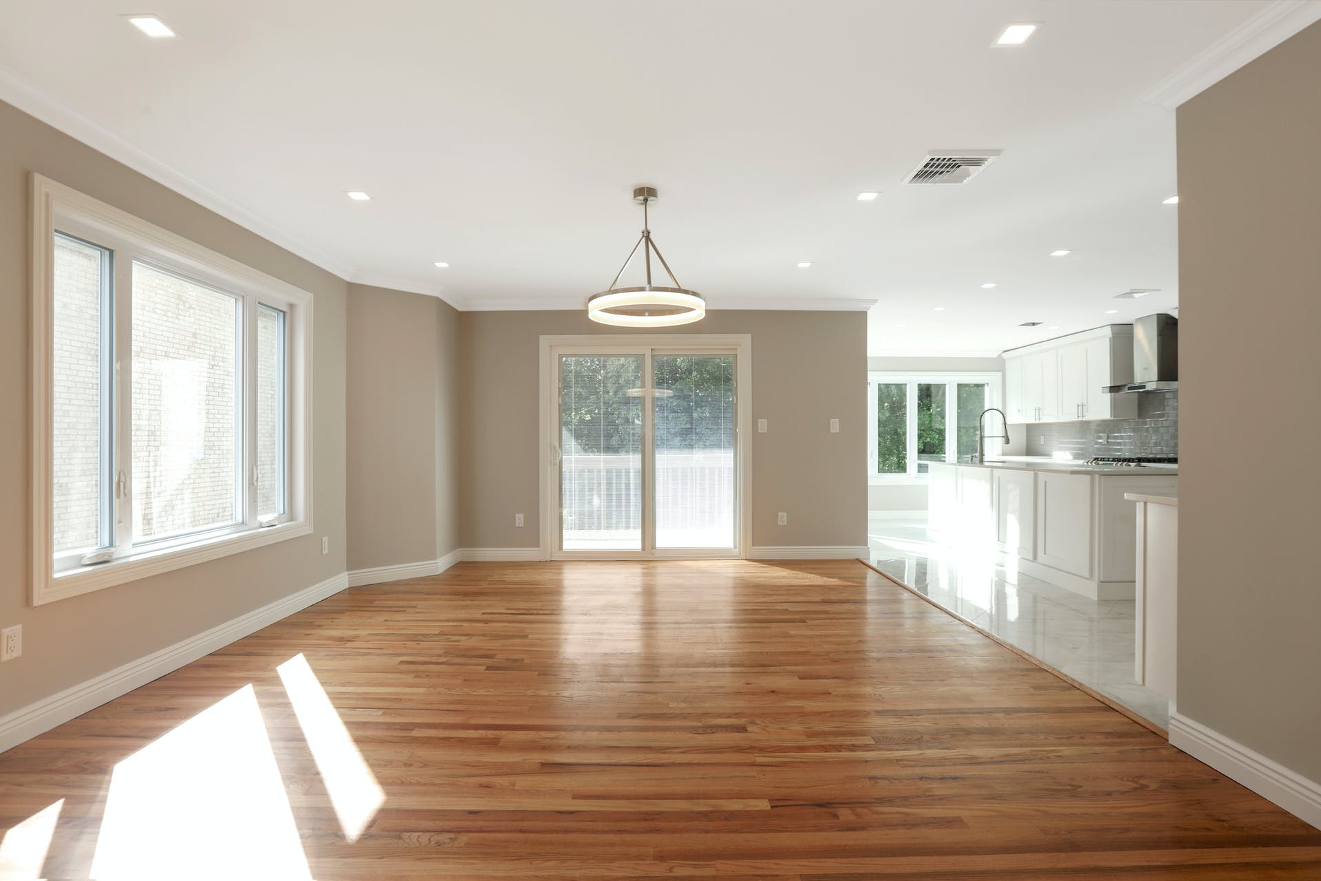 2461A Rossett St. 