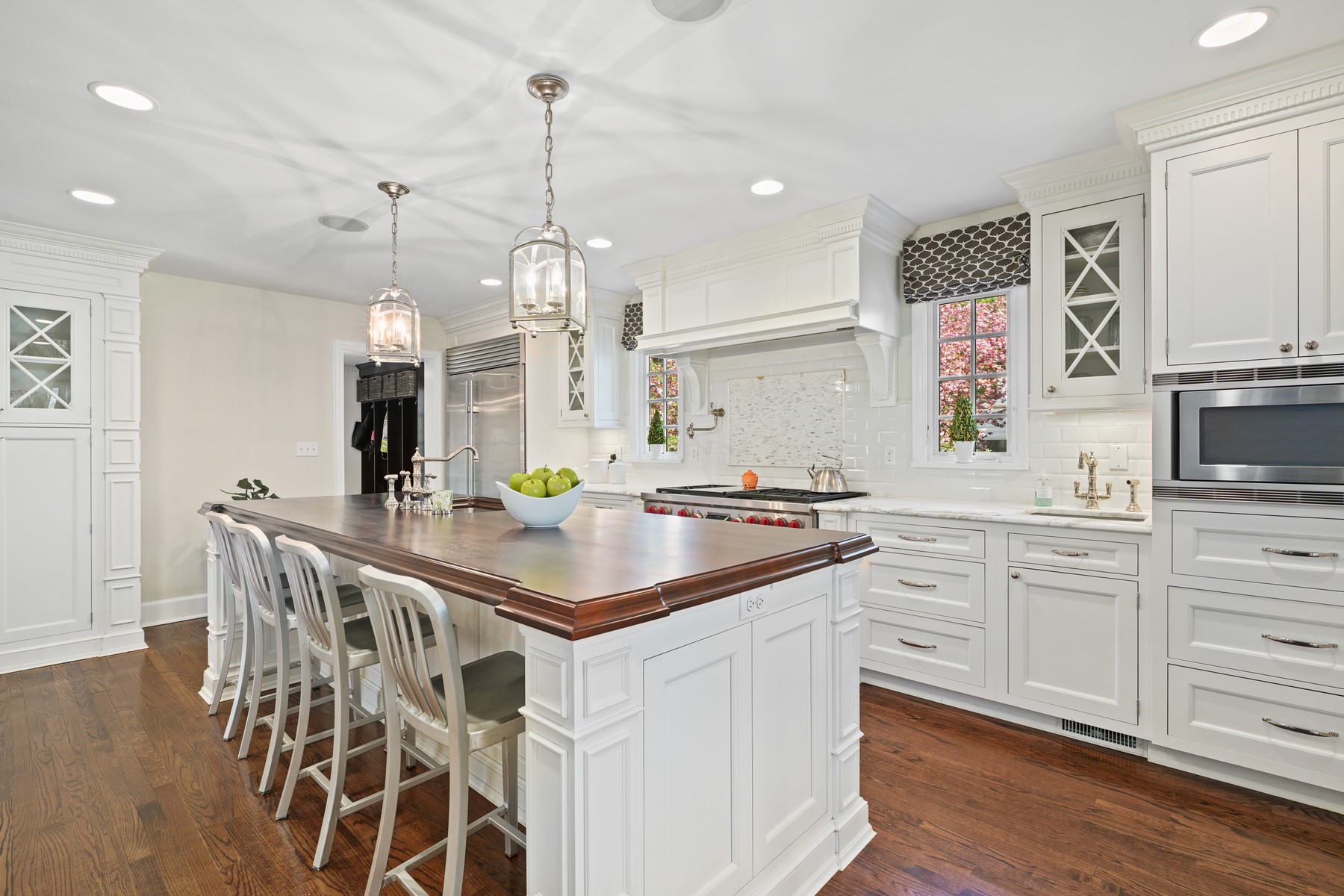 16 Greenview Way
