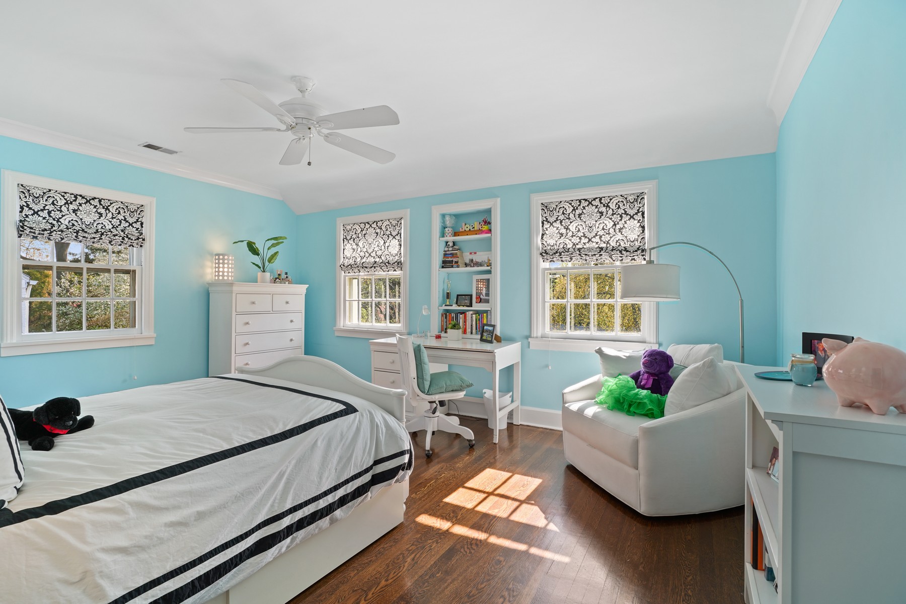 16 Greenview Way