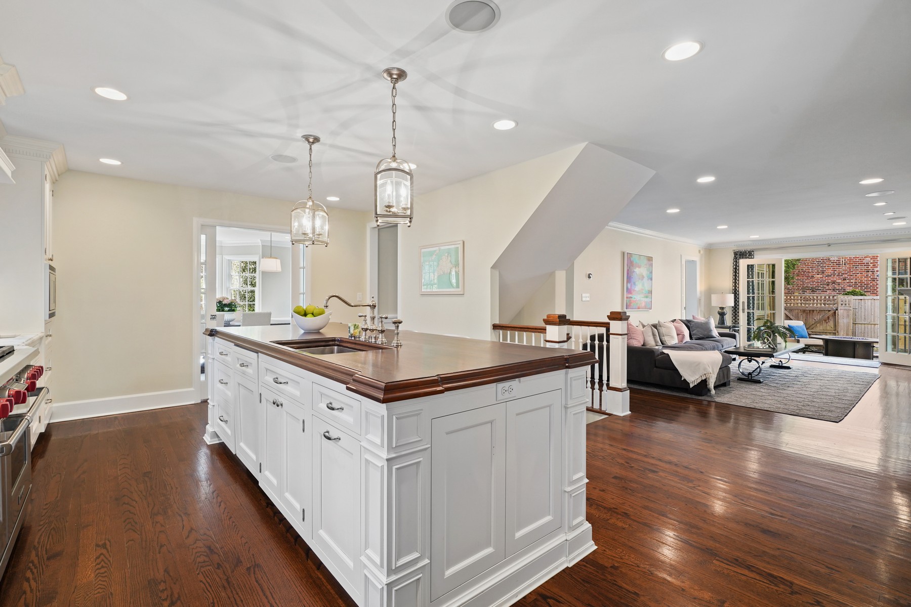 16 Greenview Way