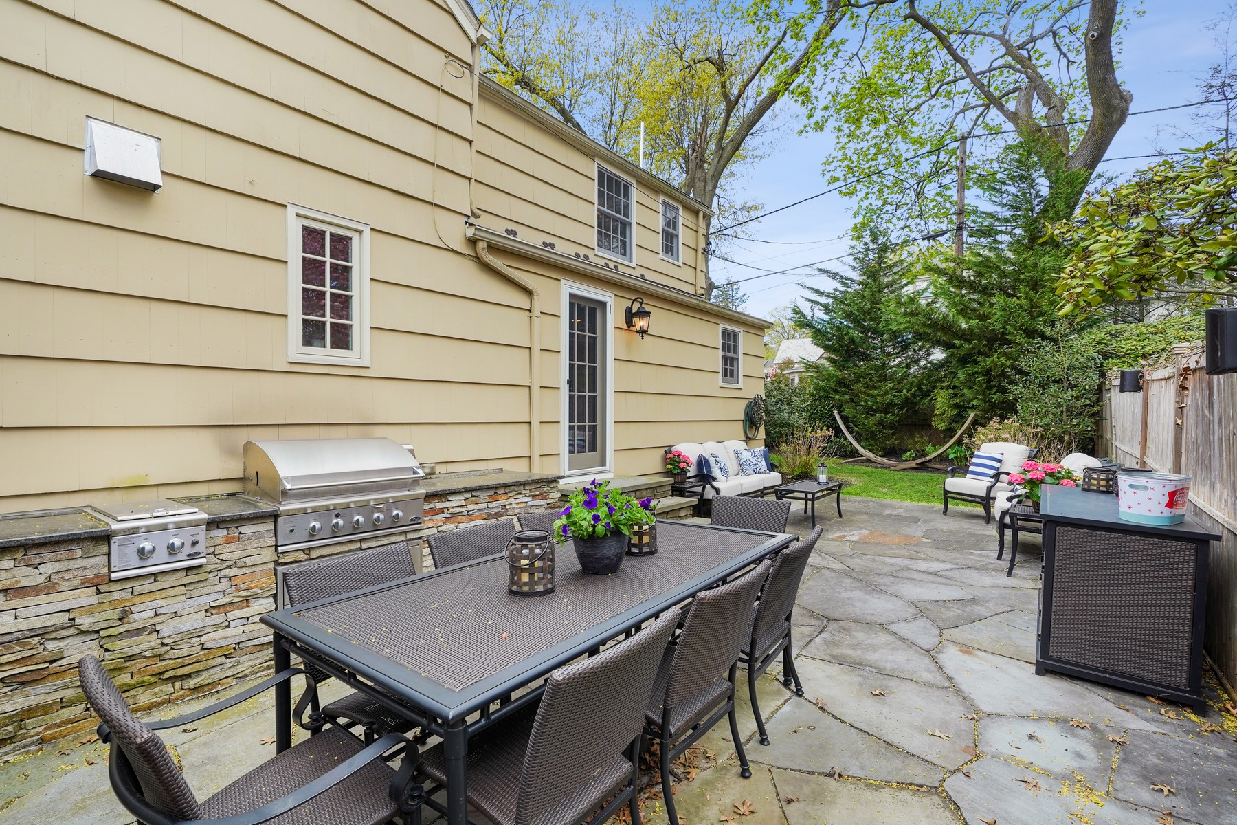 16 Greenview Way