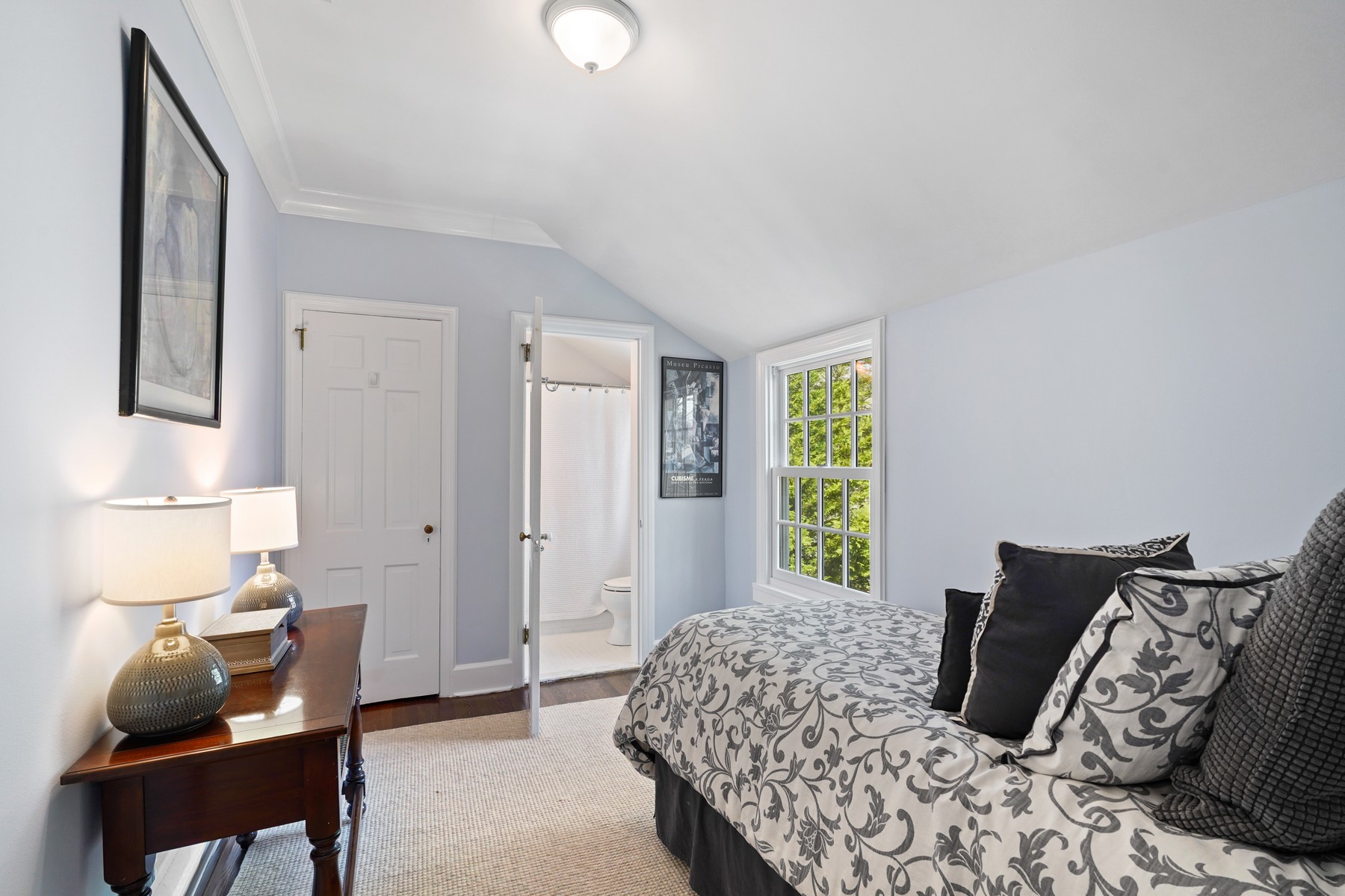 16 Greenview Way