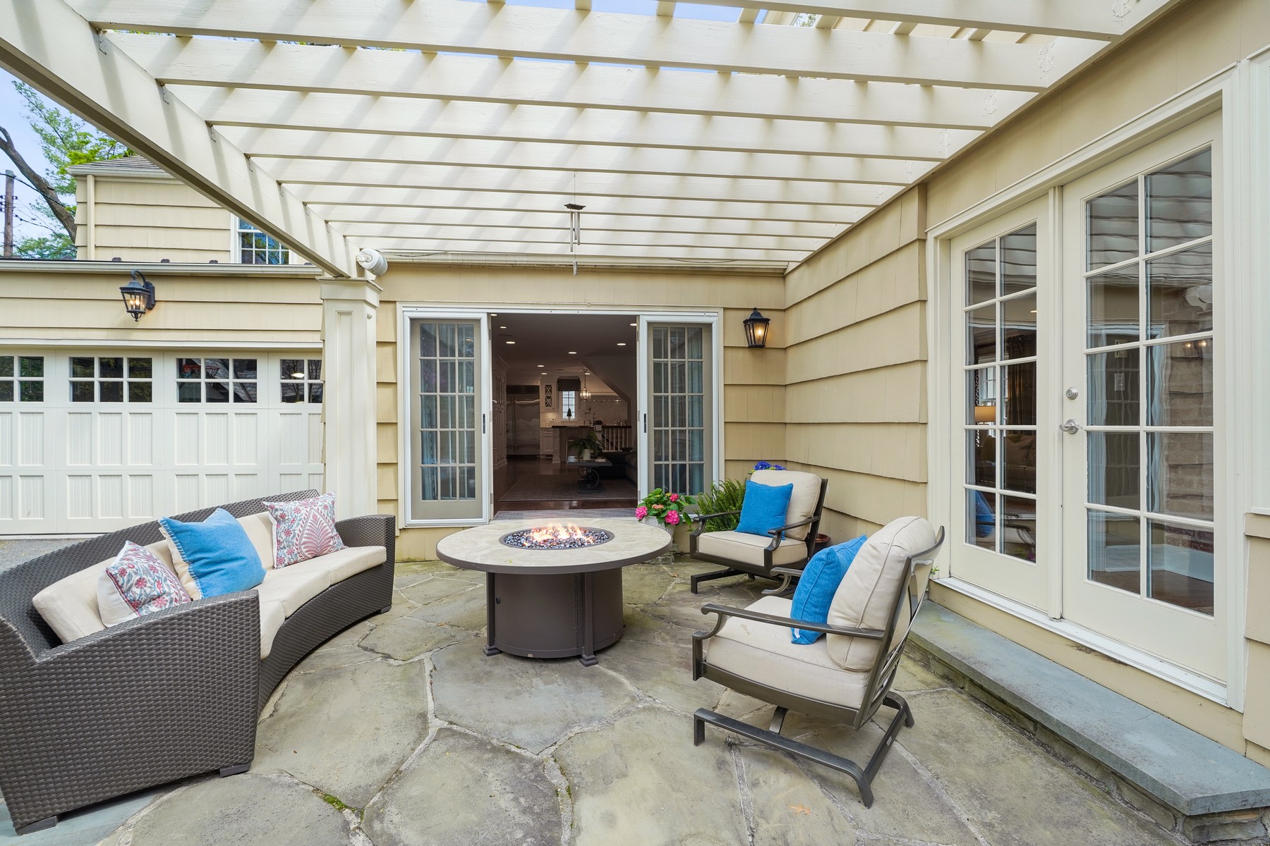 16 Greenview Way