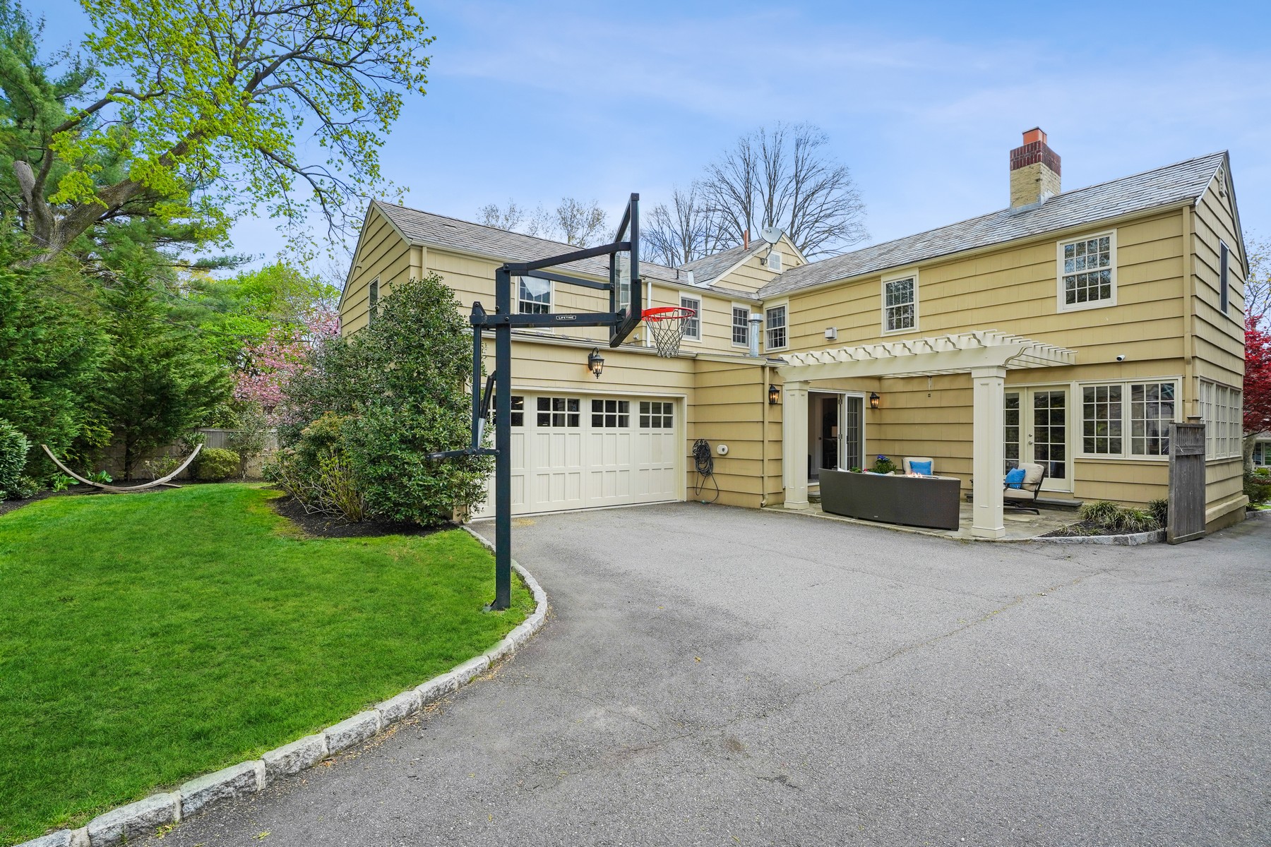 16 Greenview Way
