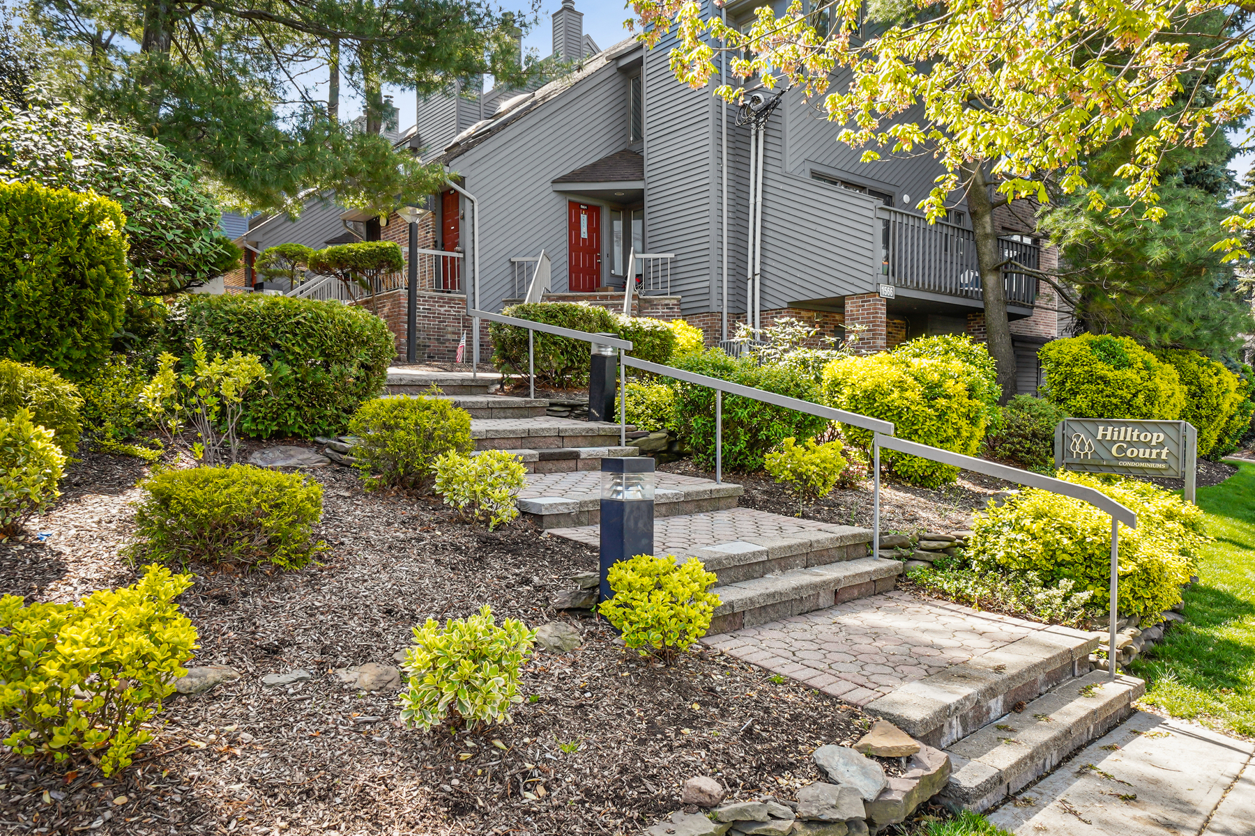 1566 Anderson Avenue Unit E Hilltop Court