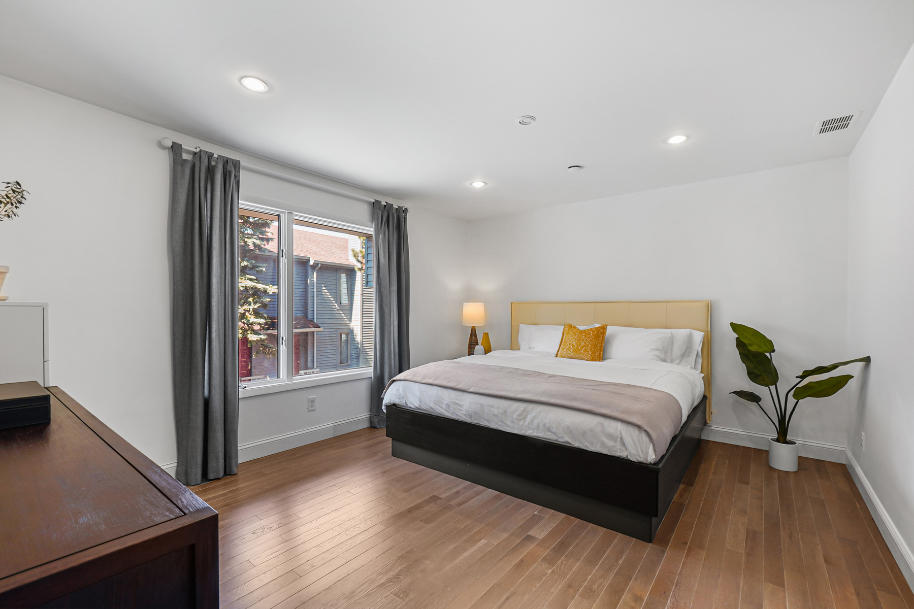 1566 Anderson Avenue Unit E Hilltop Court