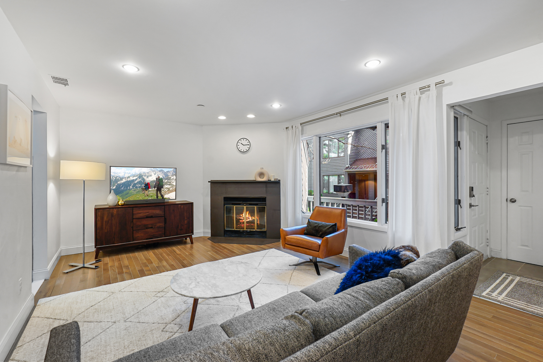1566 Anderson Avenue Unit E Hilltop Court