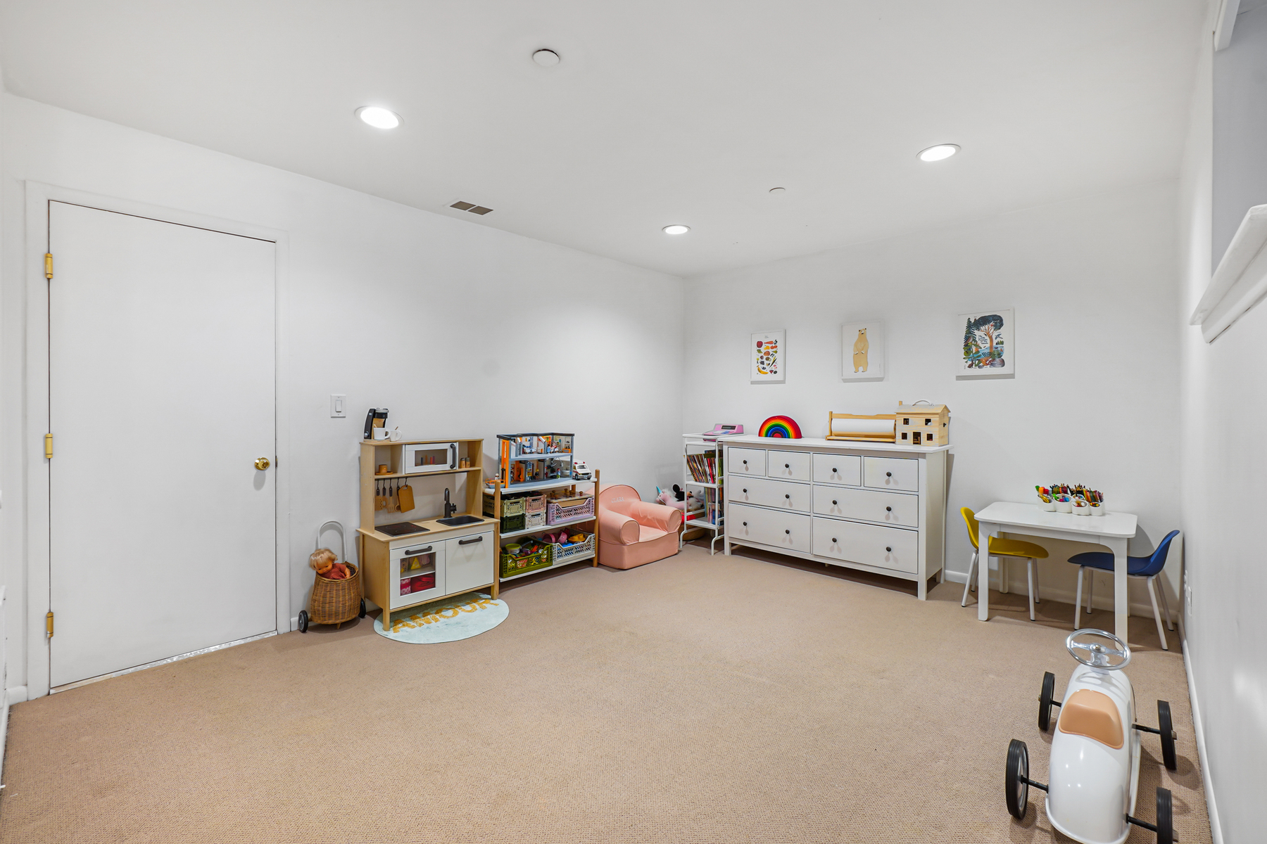 1566 Anderson Avenue Unit E Hilltop Court