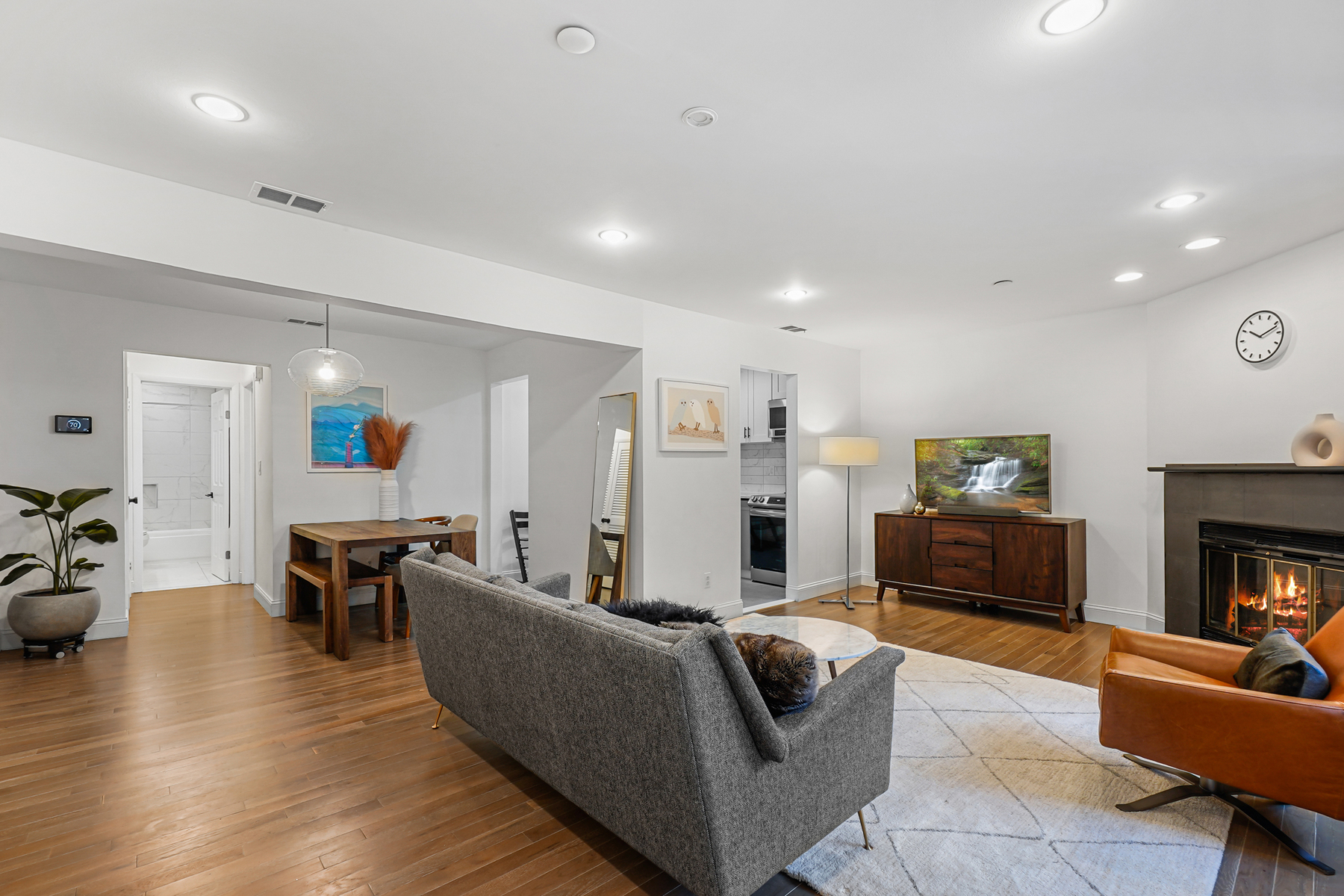 1566 Anderson Avenue Unit E Hilltop Court