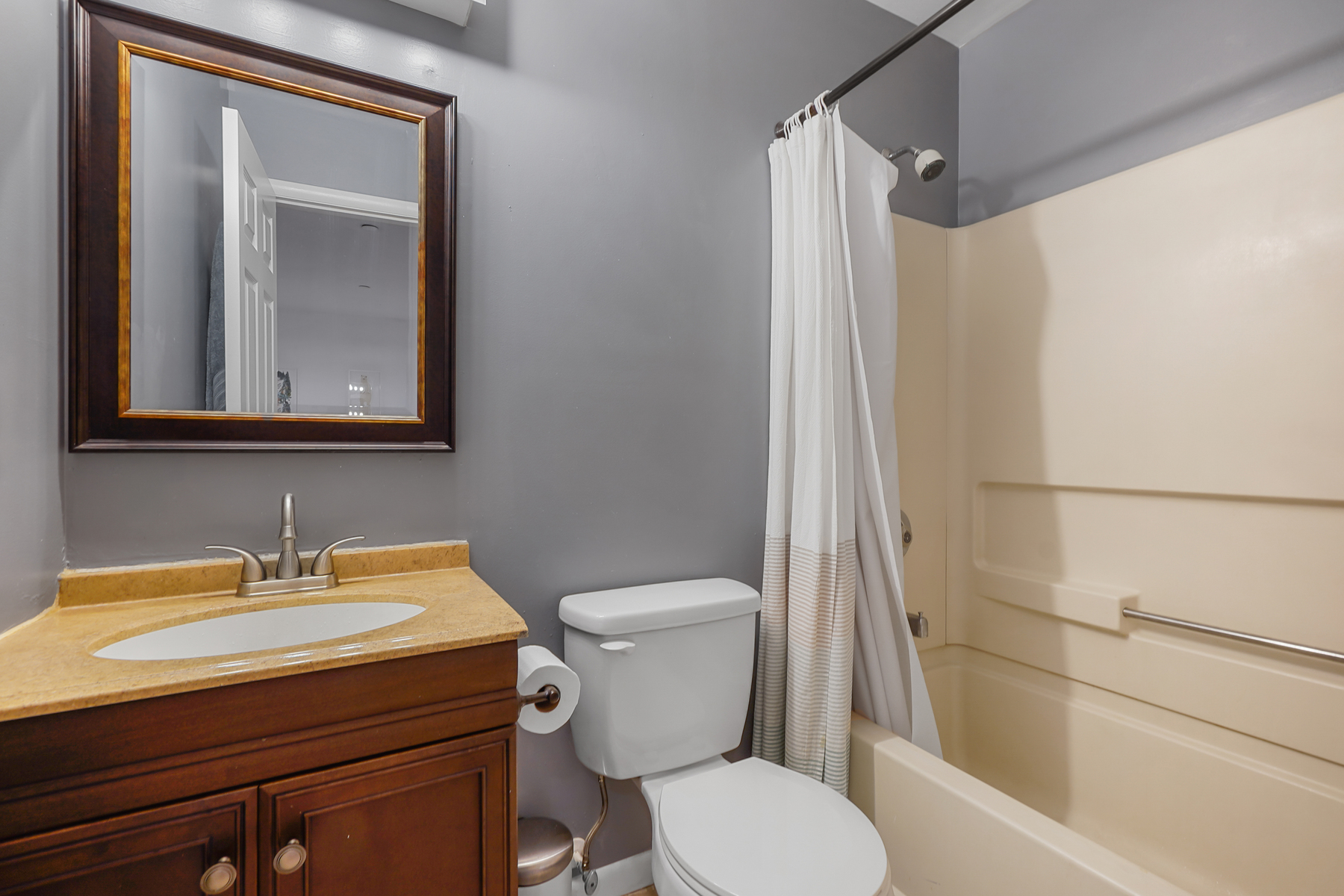 1566 Anderson Avenue Unit E Hilltop Court