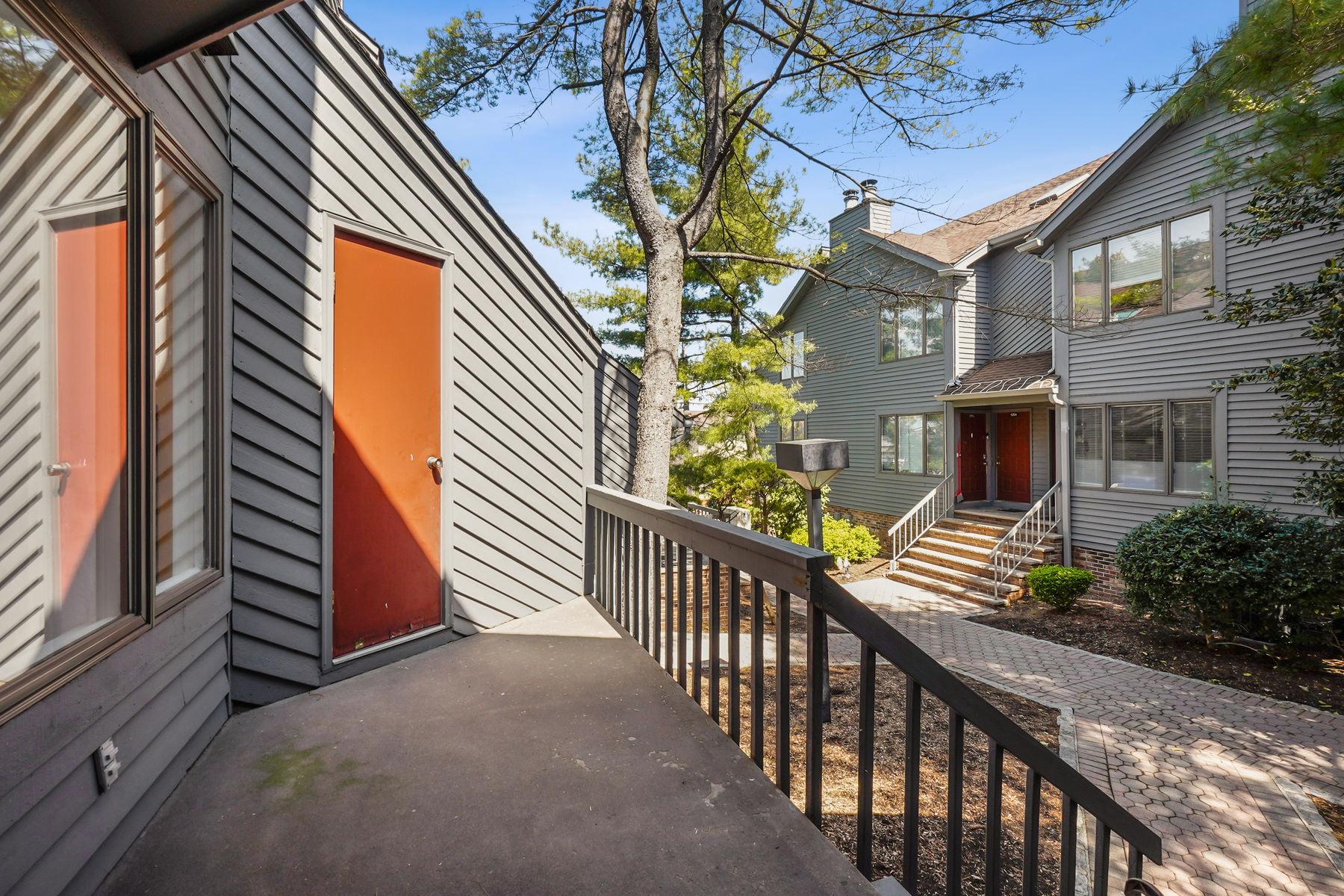 1566 Anderson Avenue Unit E Hilltop Court