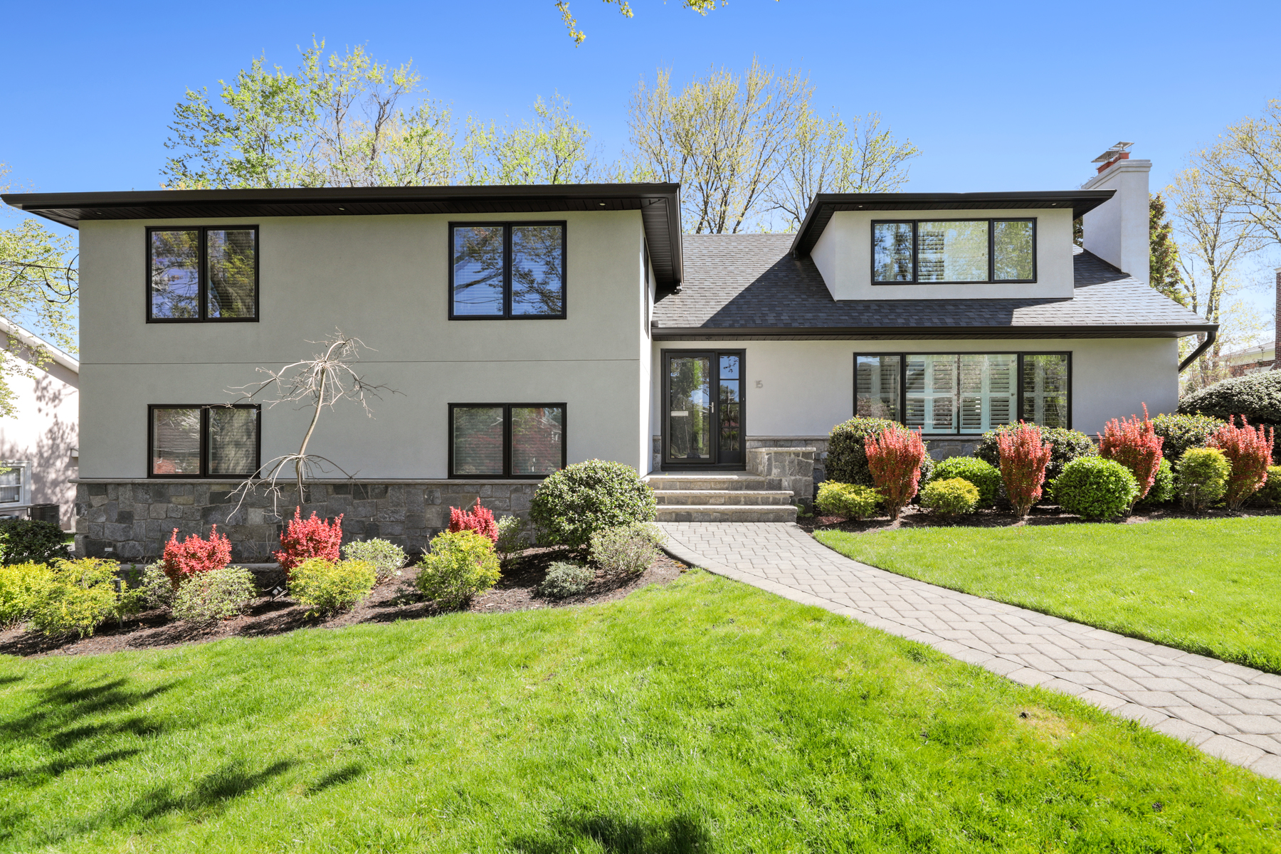 15 Kim Hunter Rd