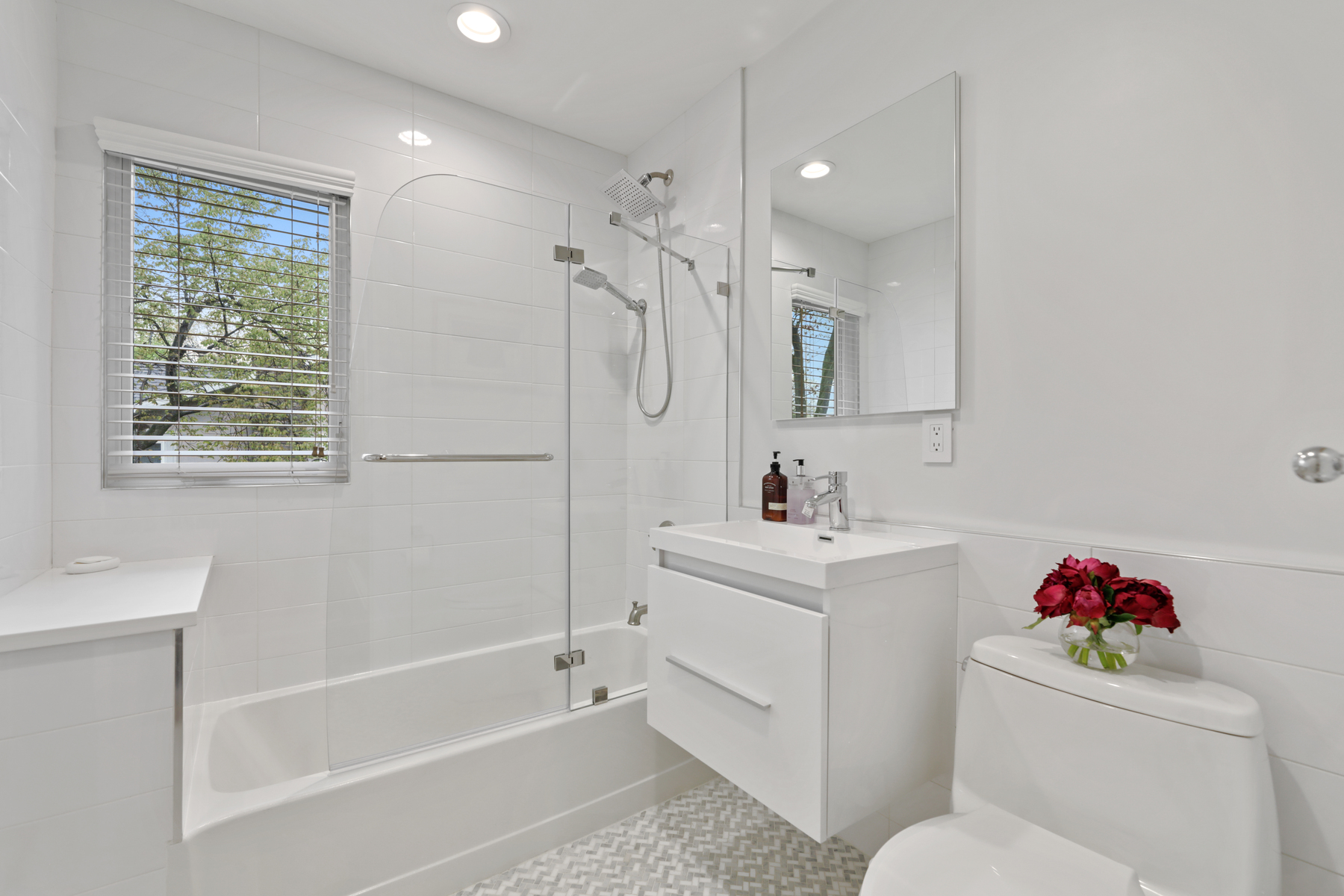 15 Kim Hunter Rd