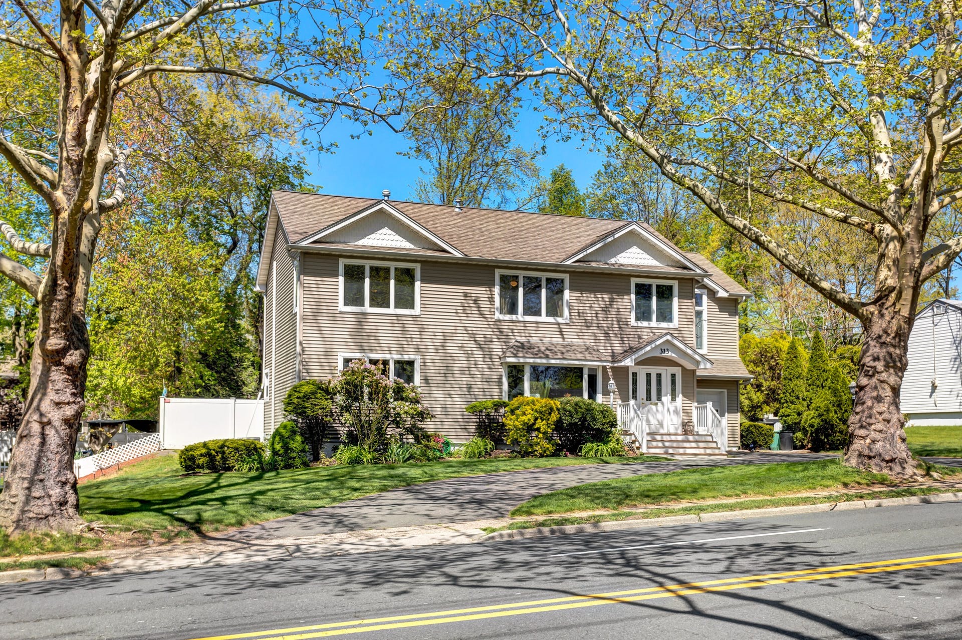 313 Oradell Ave
