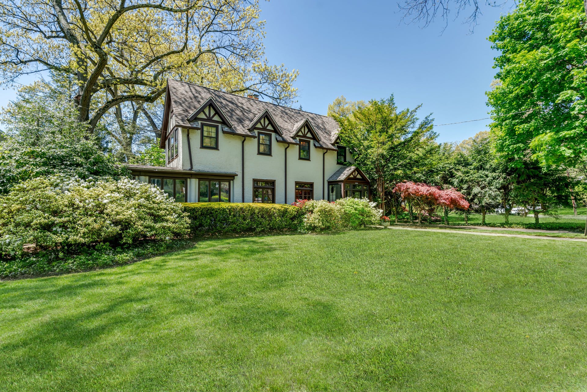 330 Wastena Terrace