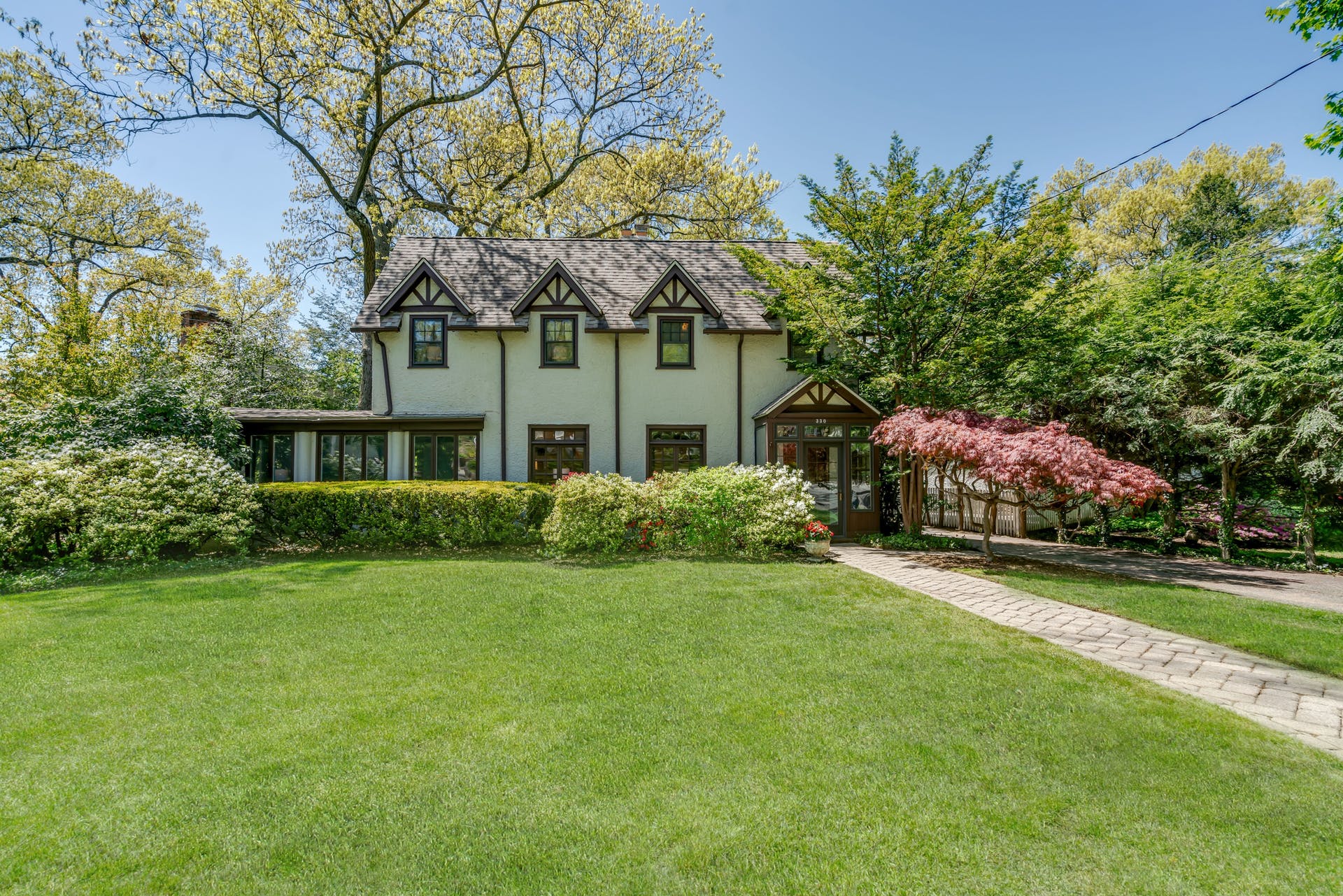 330 Wastena Terrace