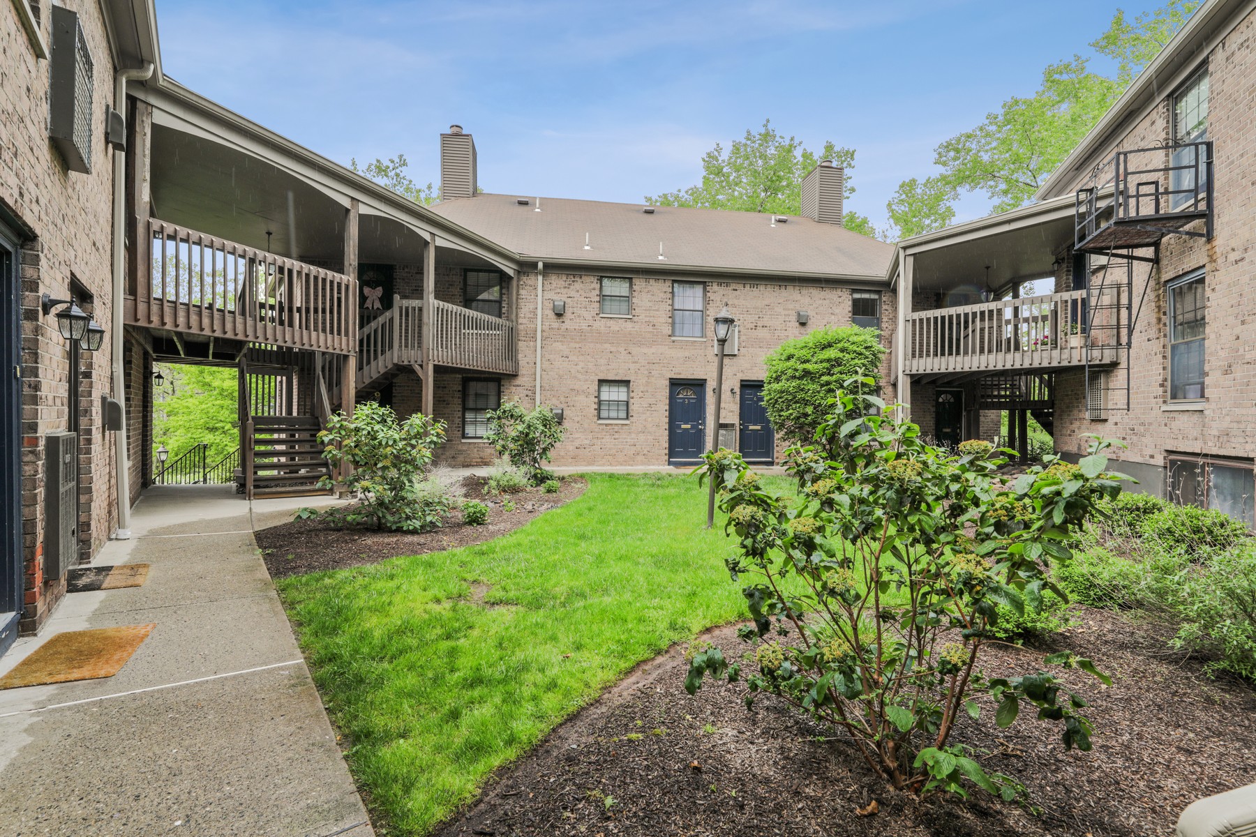 181 Long Hill Road, #10-6 