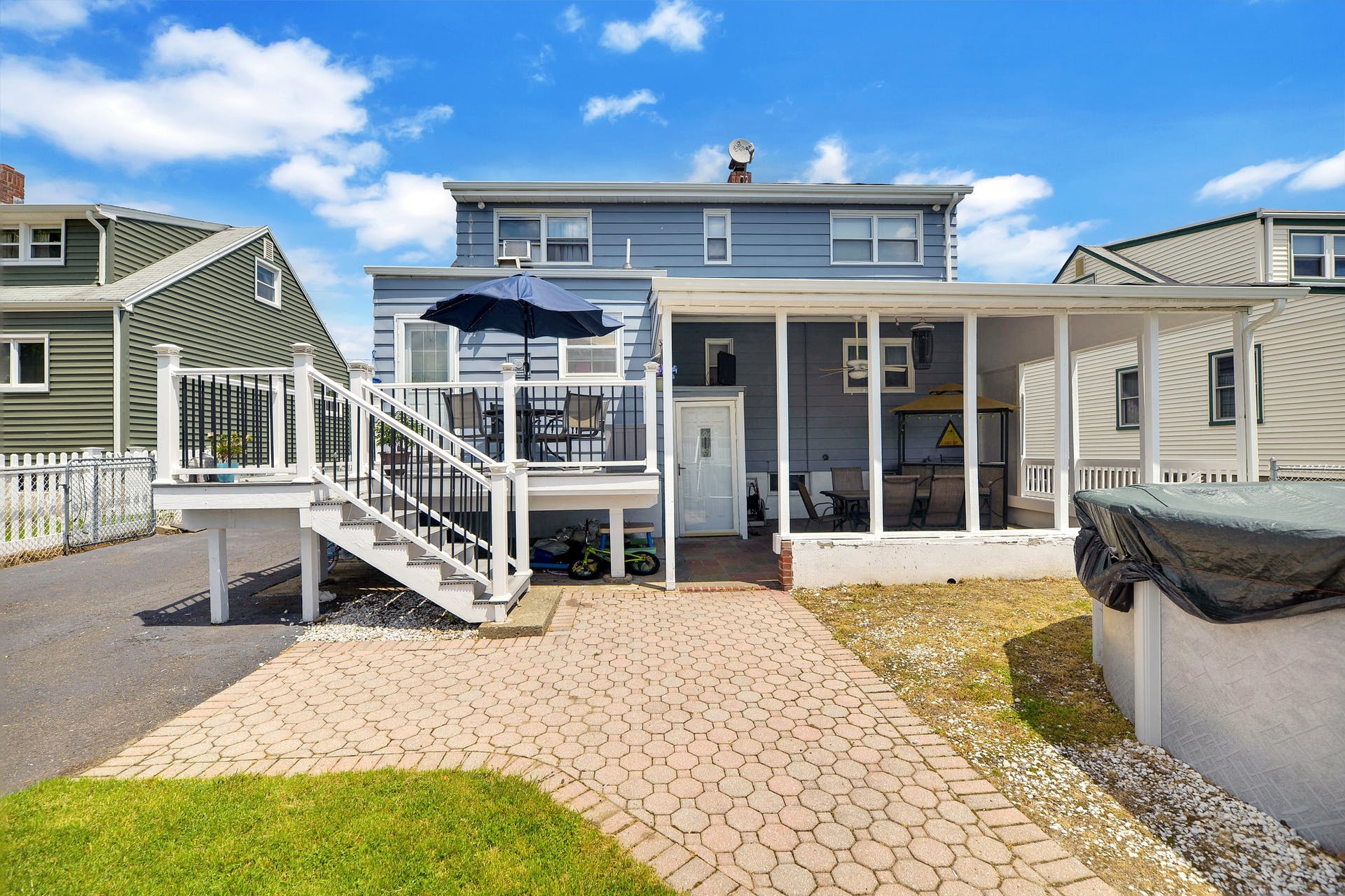27 South Drive