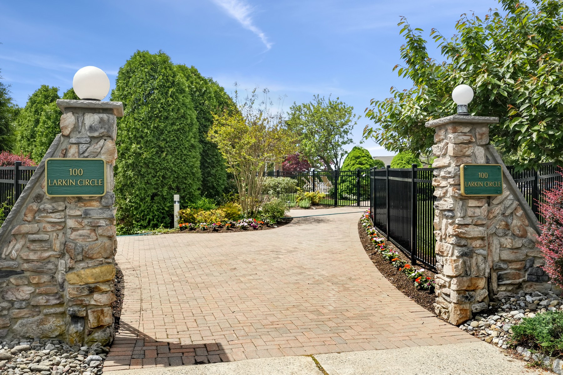 62 Larkin Circle