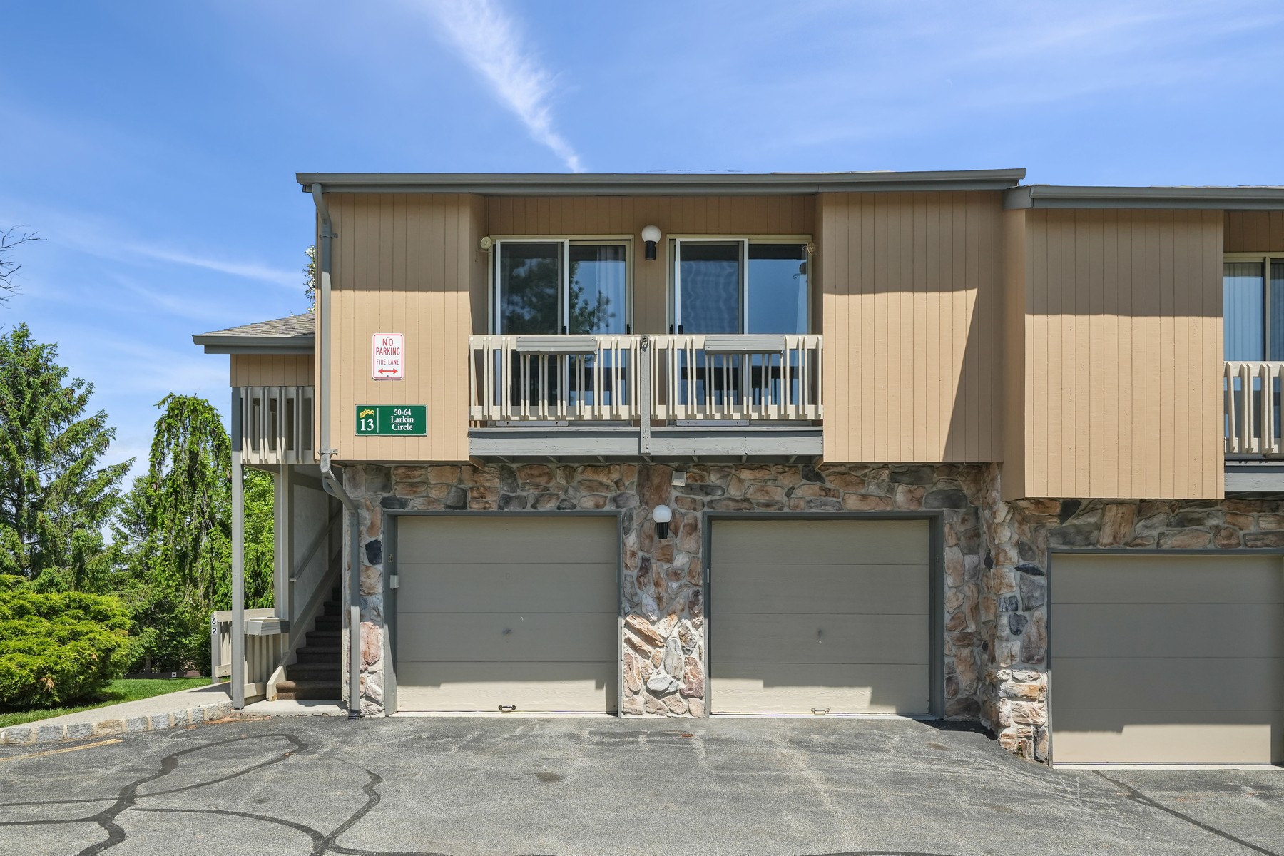 62 Larkin Circle