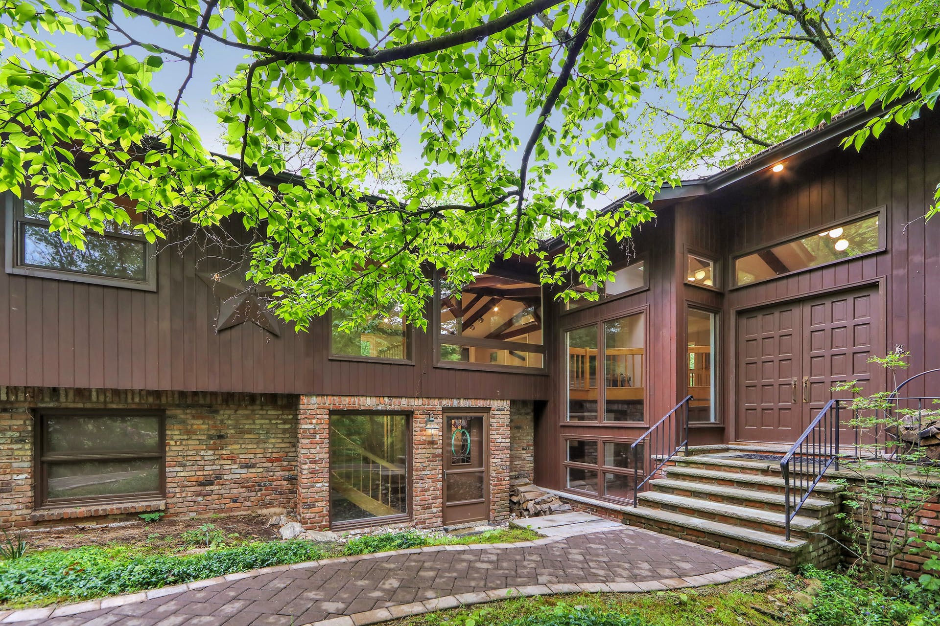 140 Skyline Drive
