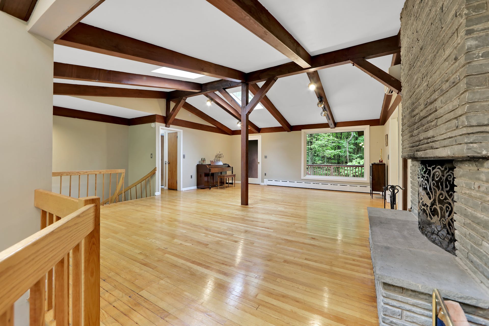 140 Skyline Drive