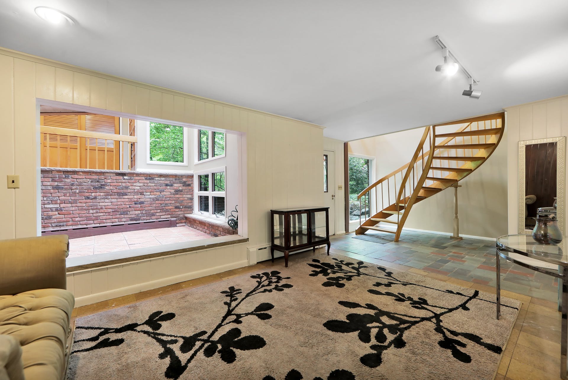 140 Skyline Drive