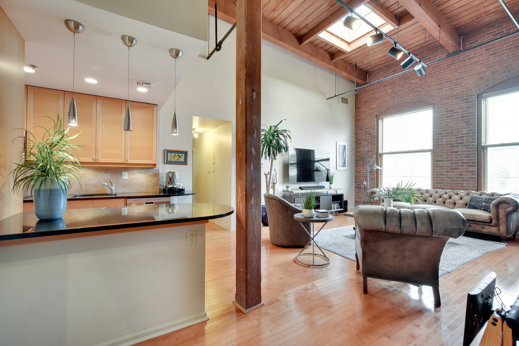 220 Main Street, #303