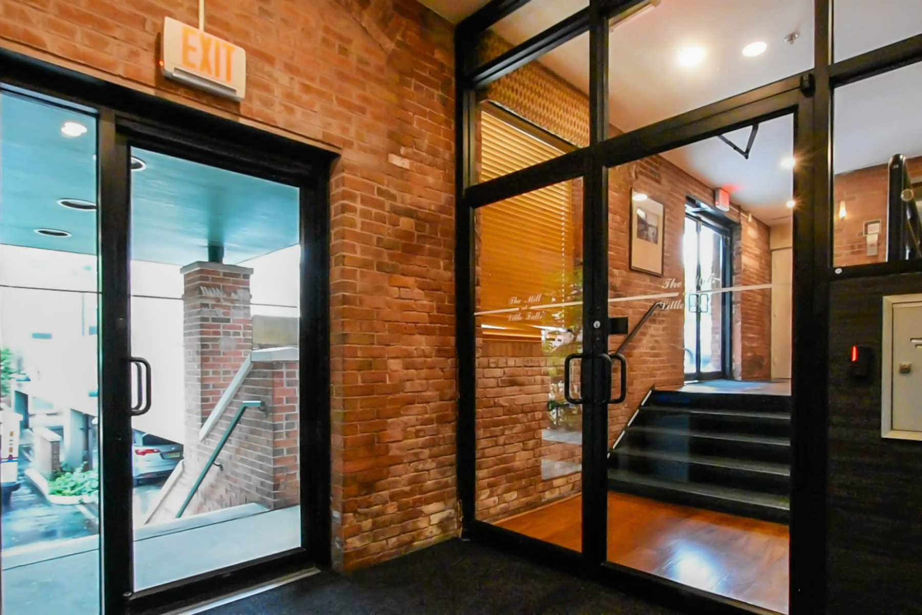 220 Main Street, #303