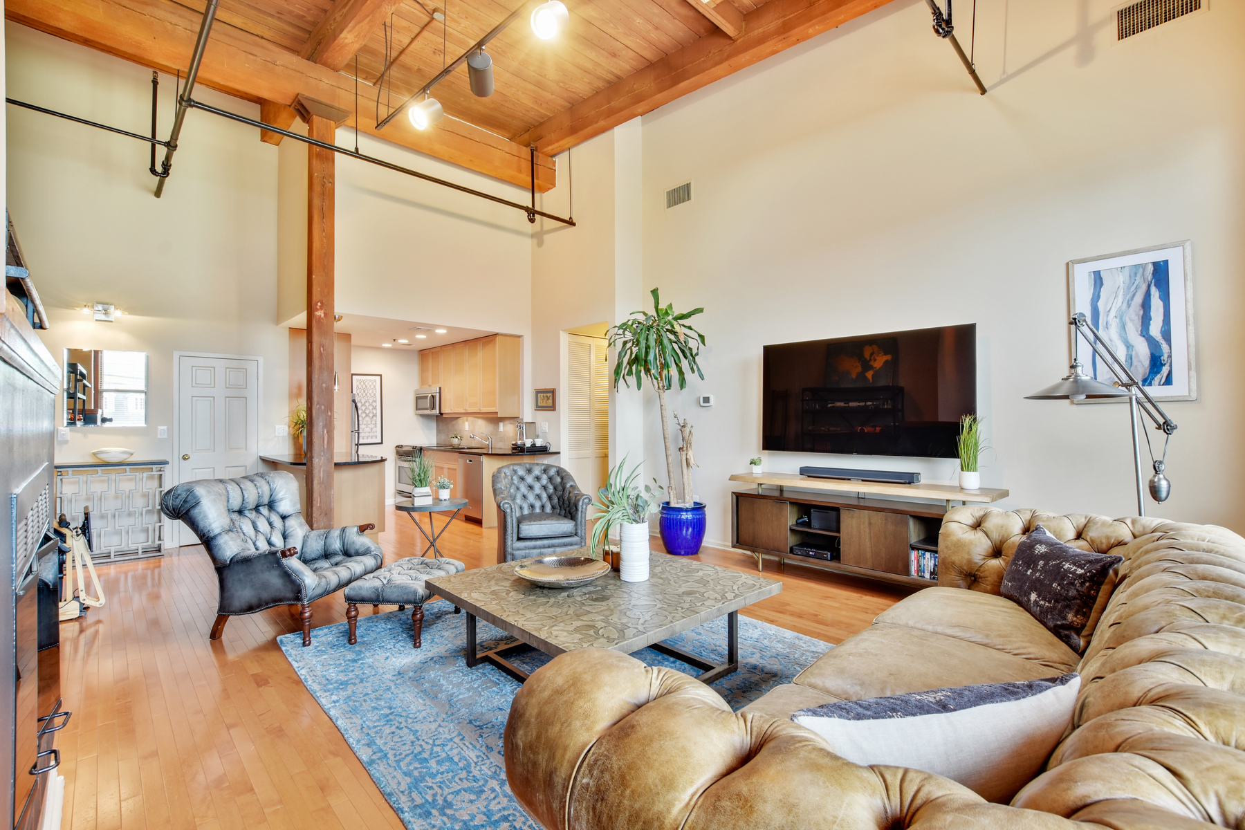 220 Main Street, #303
