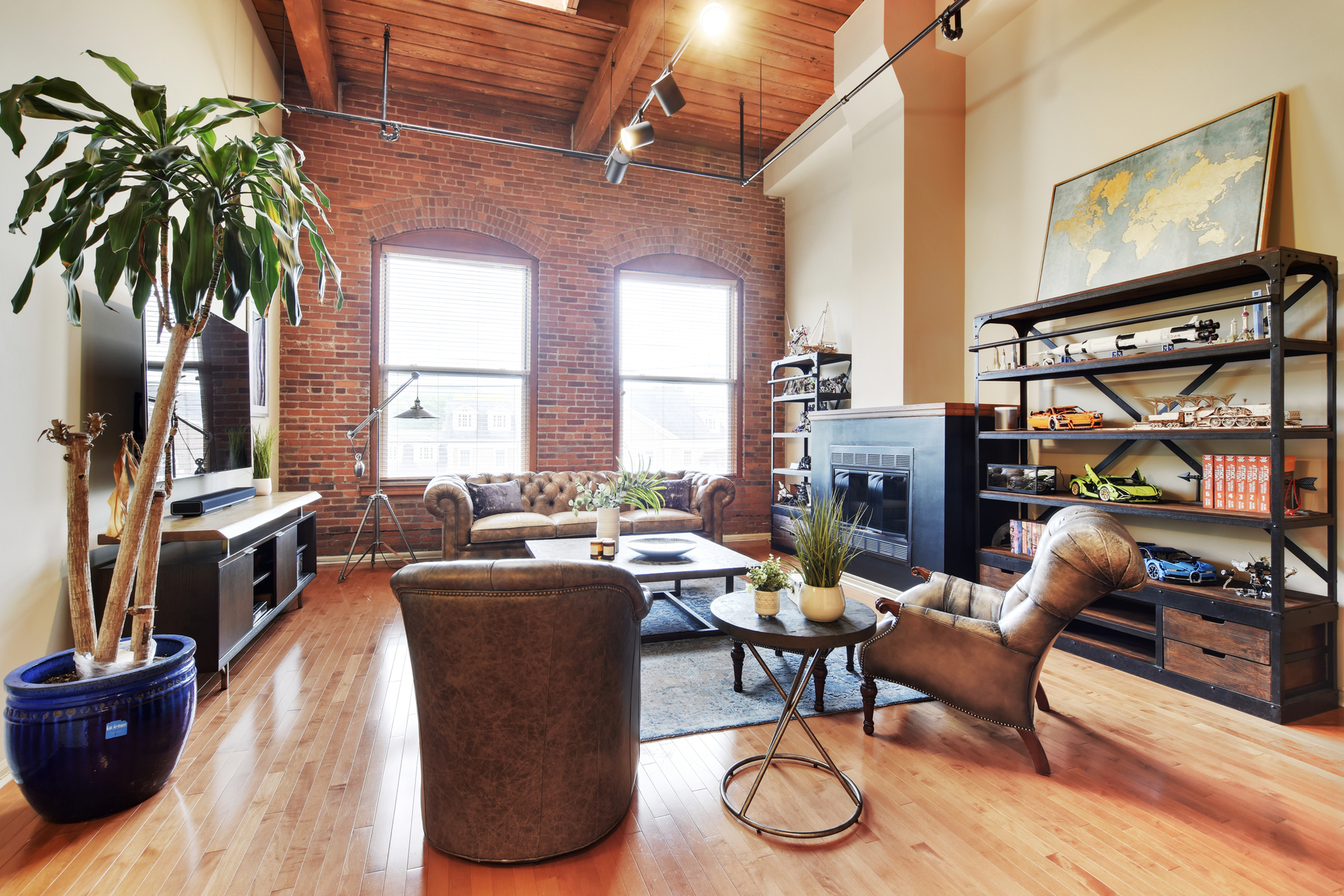 220 Main Street, #303