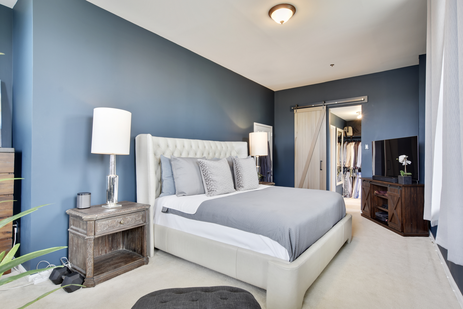 220 Main Street, #303