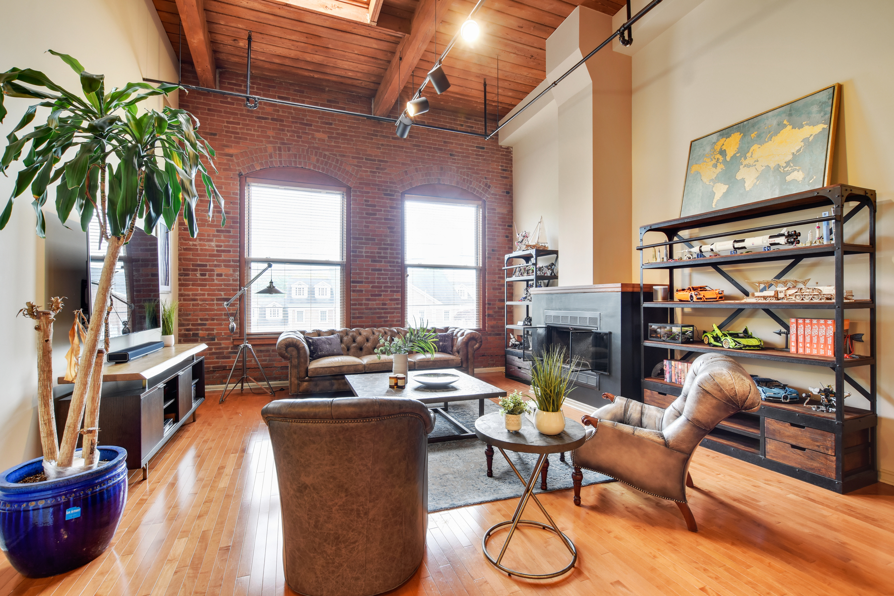220 Main Street, #303