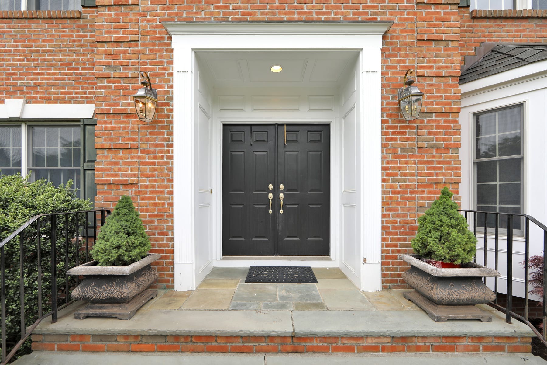 611 Bridle Path