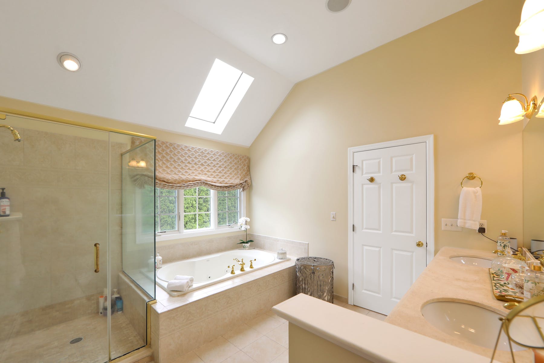 611 Bridle Path