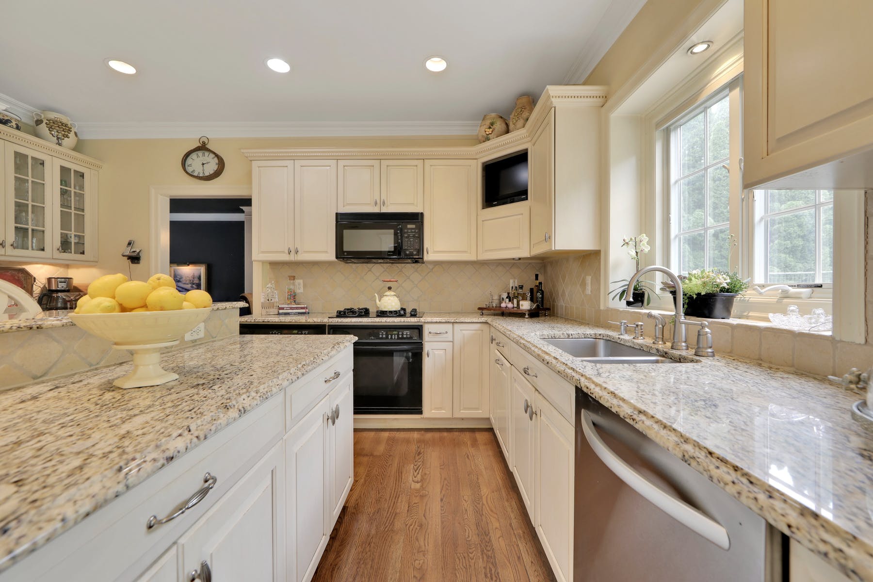 611 Bridle Path