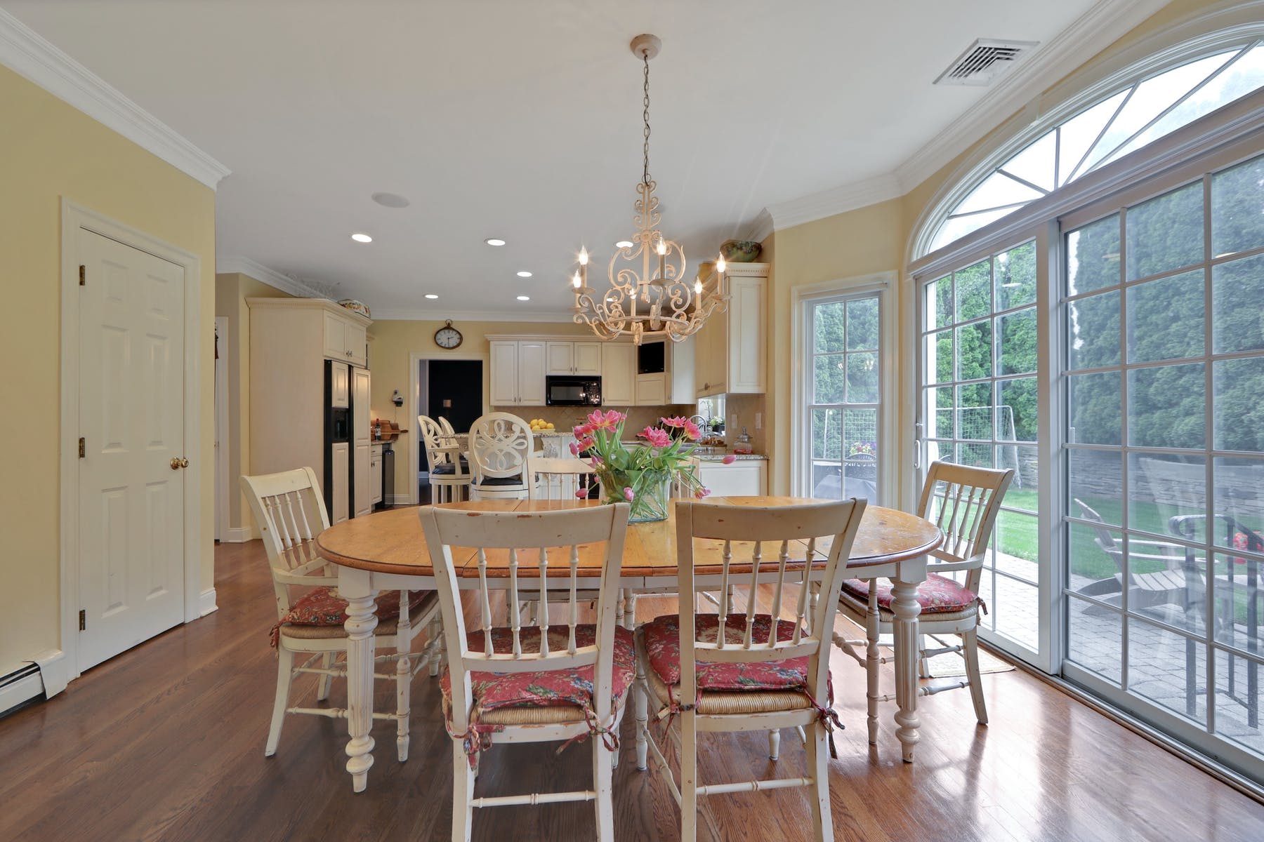 611 Bridle Path
