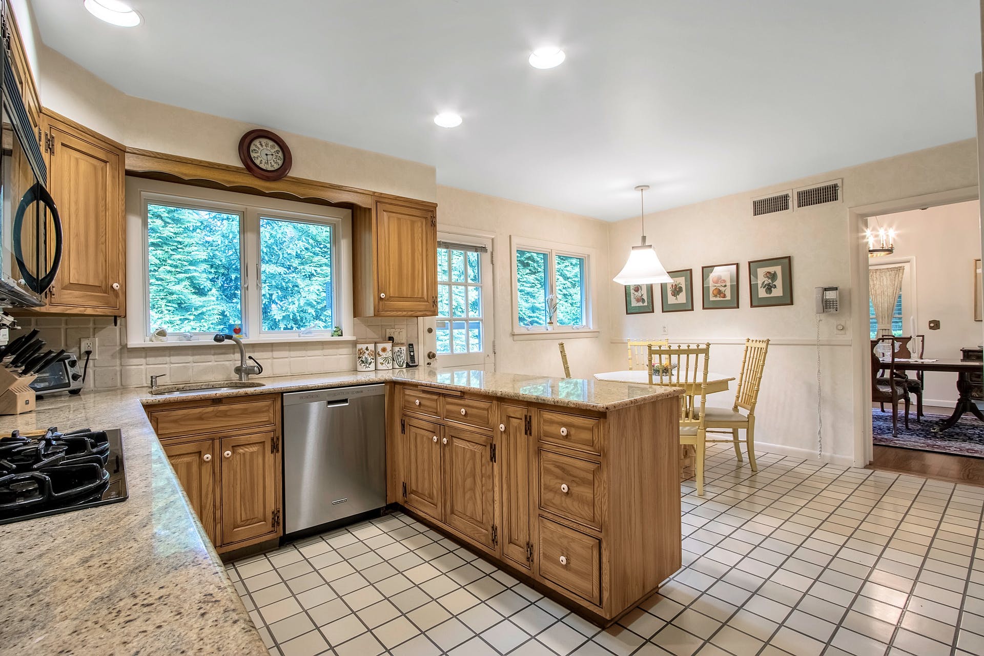 2 North Brae Court