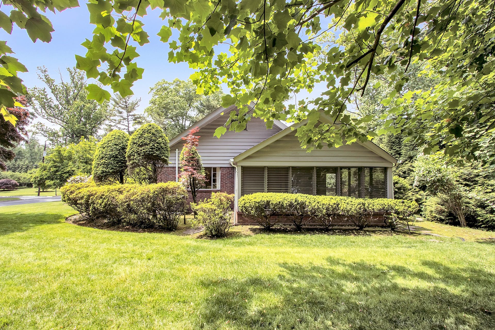 2 North Brae Court
