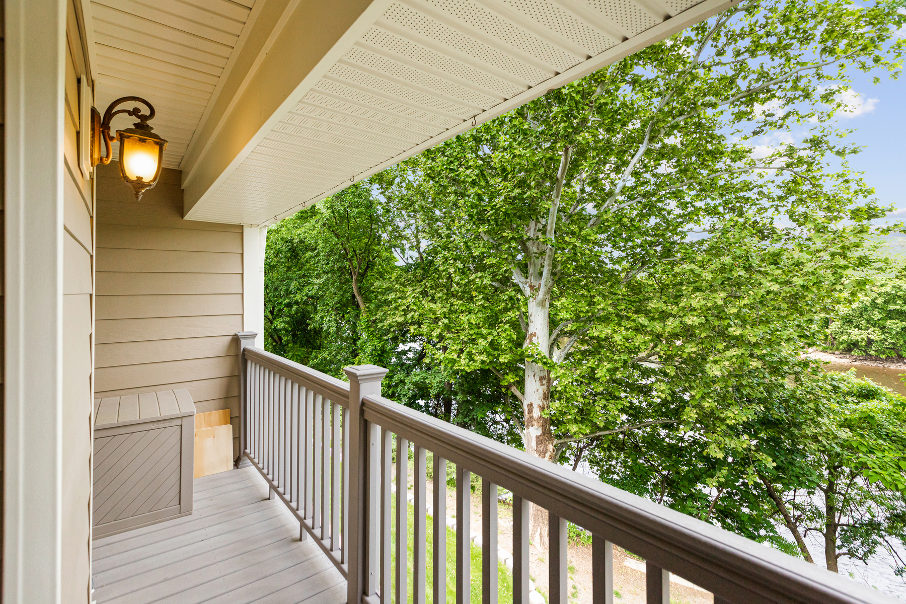 704 River Renaissance