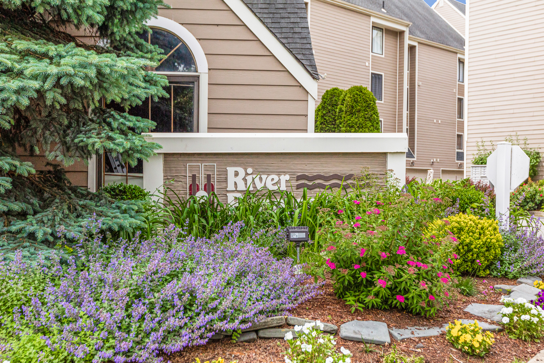 704 River Renaissance
