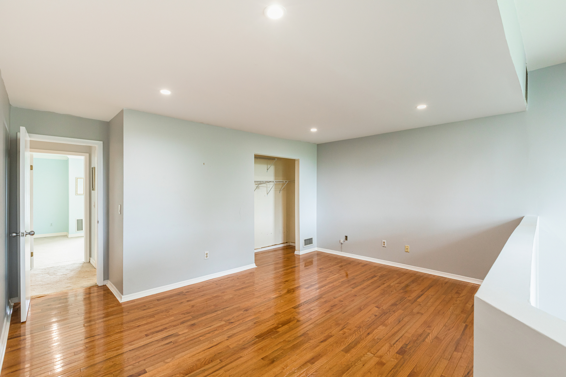 704 River Renaissance